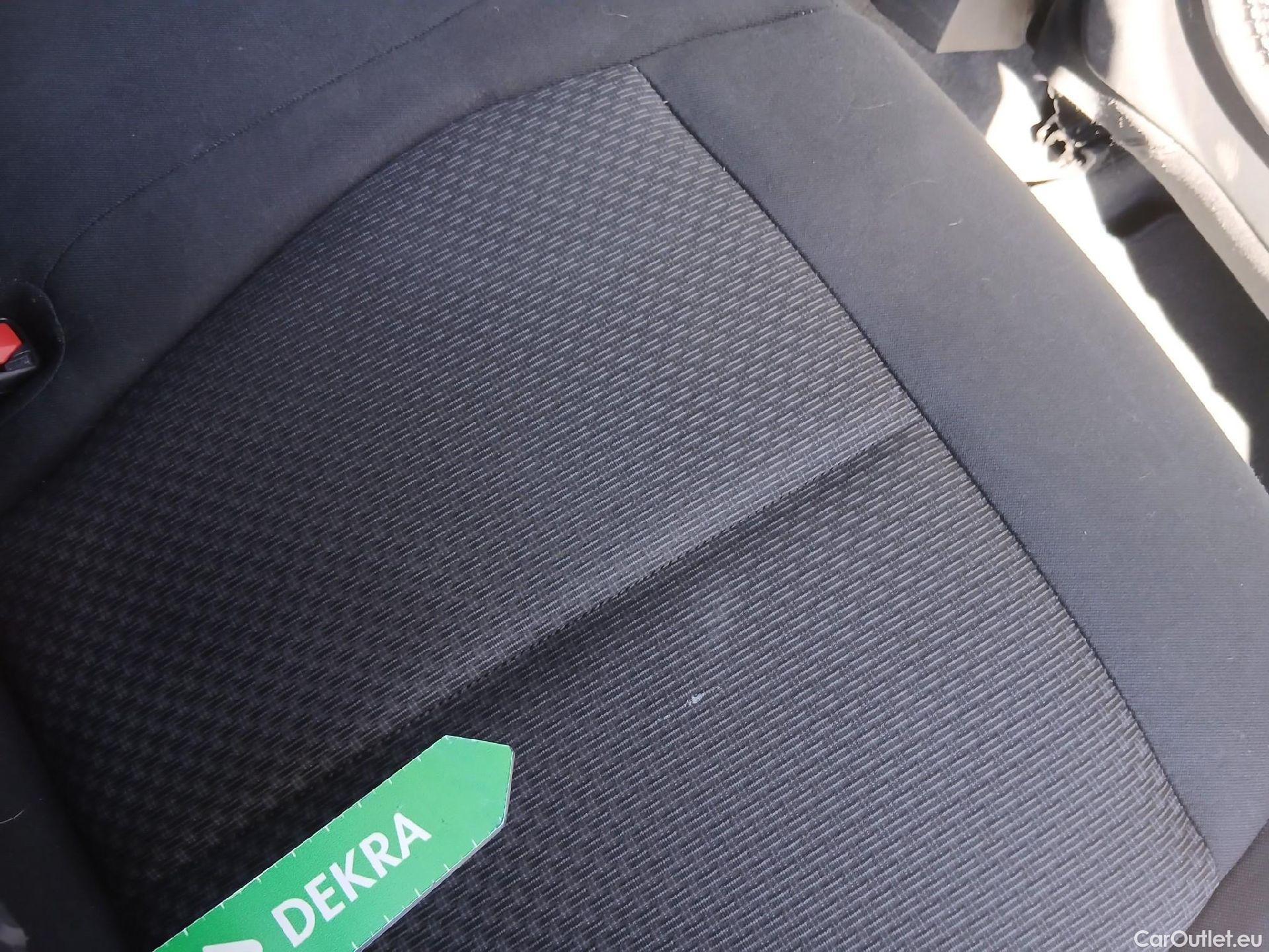  Bmw  Serie 1 BMW  / 2019 / 5P / berlina con portón 118i #16