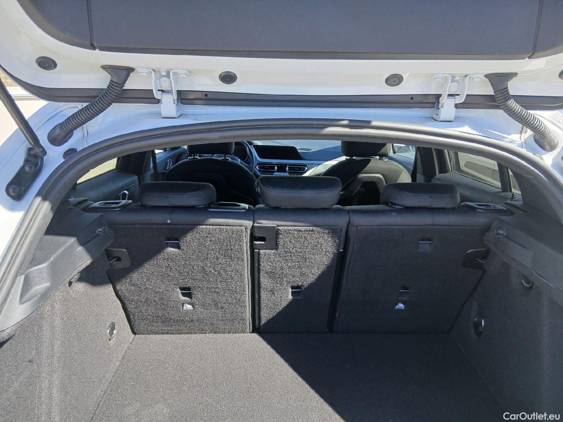  Bmw  Serie 1 BMW  / 2019 / 5P / berlina con portón 118i #33