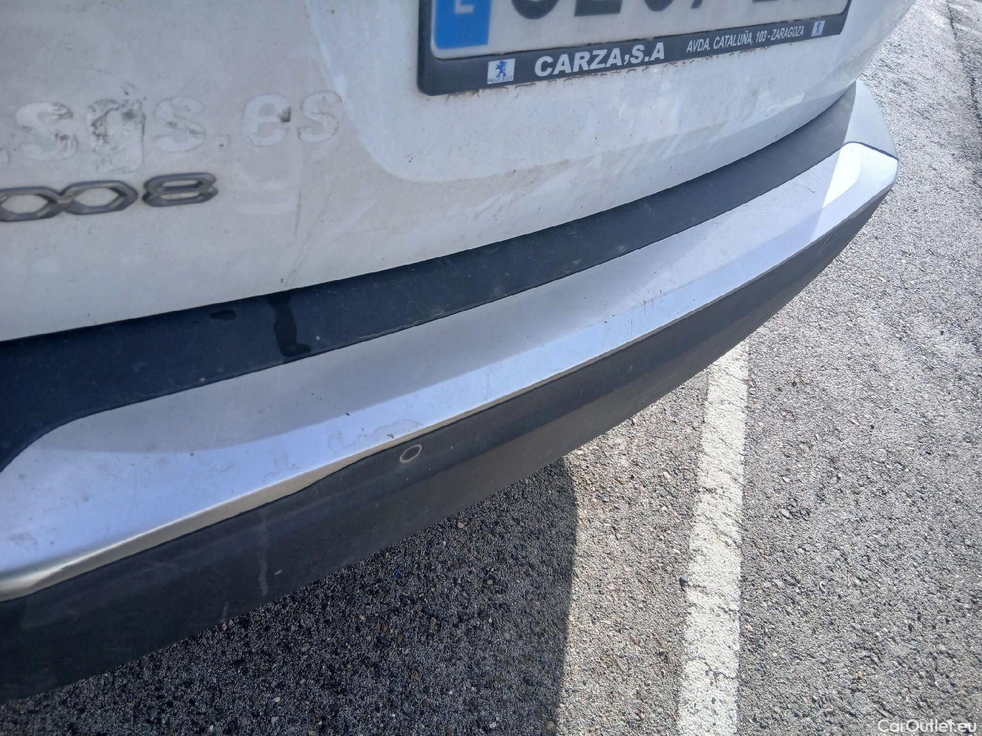  Peugeot  2008 PEUGEOT  / 2019 / 5P / todoterreno Allure BlueHDI 81kW (110CV) #19