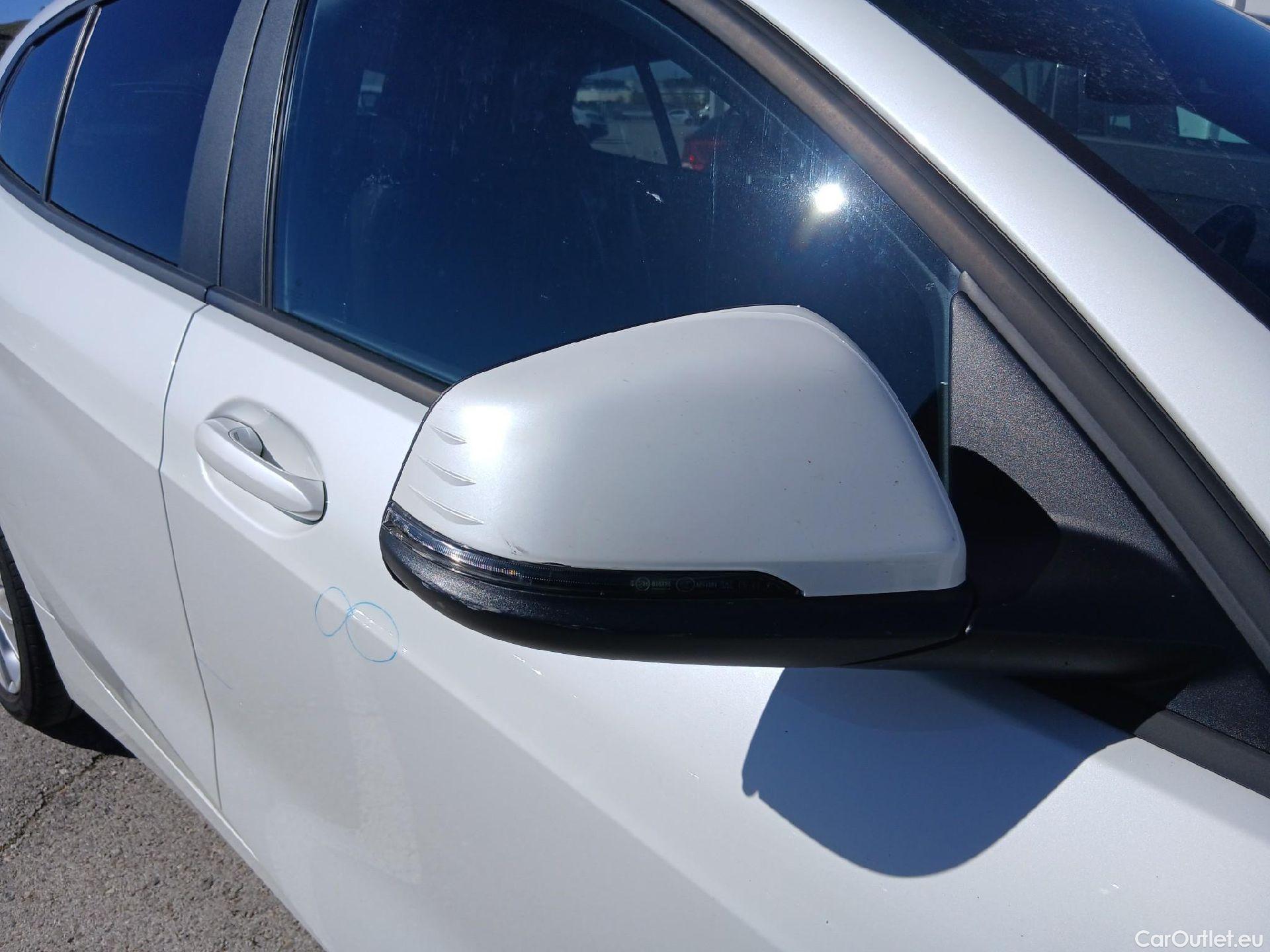  Bmw  Serie 1 BMW  / 2019 / 5P / berlina con portón 118i #44