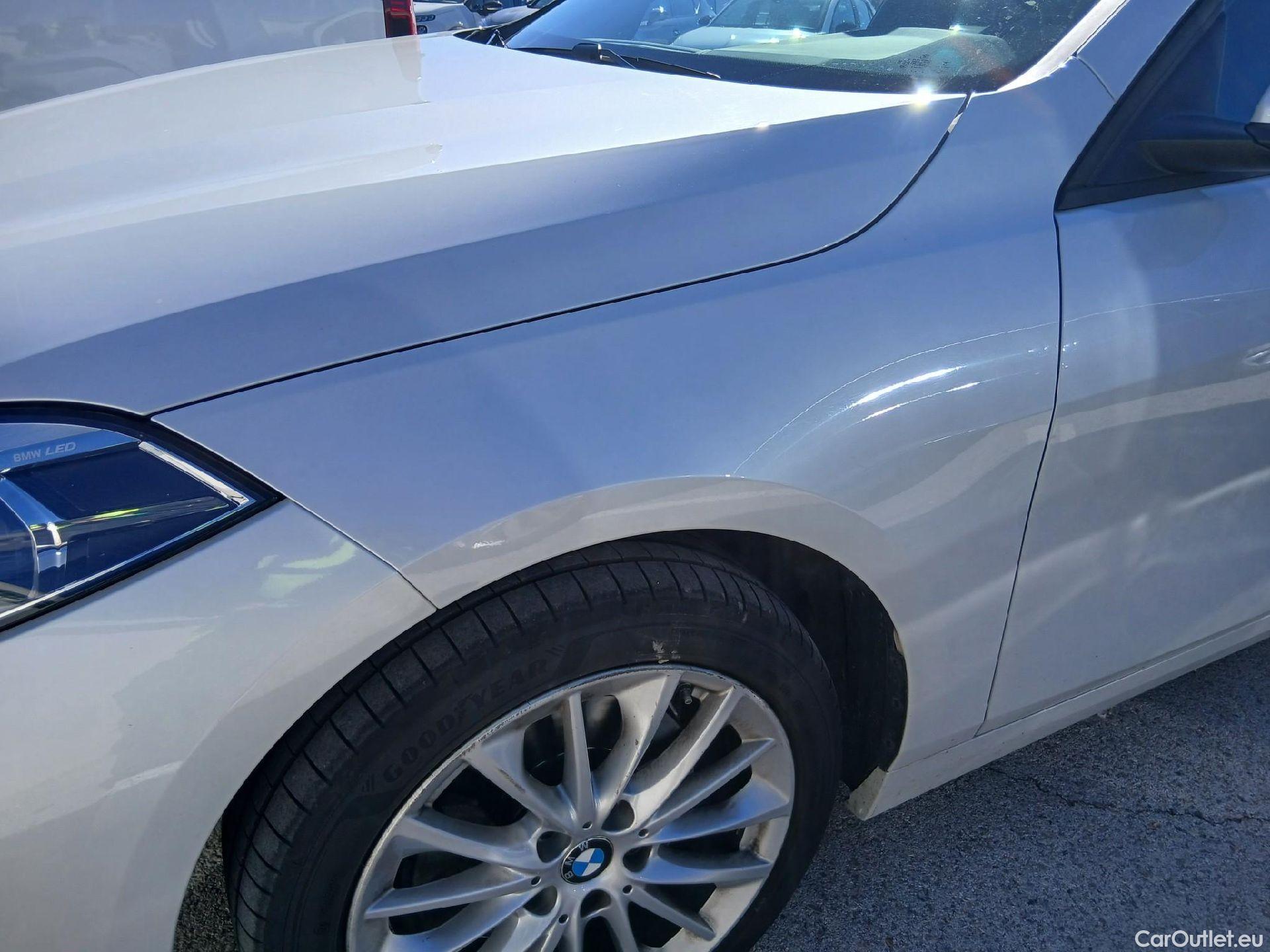  Bmw  Serie 1 BMW  / 2019 / 5P / berlina con portón 118i #9