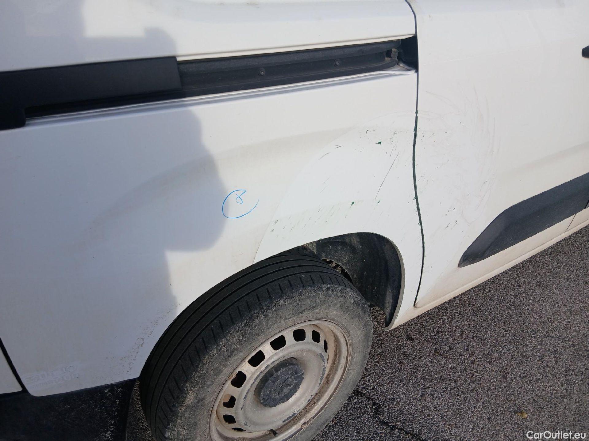  Peugeot  Partner PEUGEOT  / 2018 / 4P / furgón derivado de turismo Premium Standard 600kg BlueHDi 73kW (AC) #32