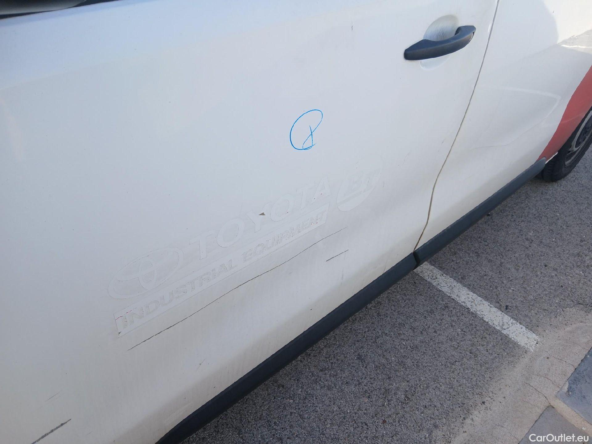  Toyota  Proace TOYOTA  / 2016 / 4P / furgón FU. MEDIO (L1) 2.0D 90kW COMFORT CARGA + #24