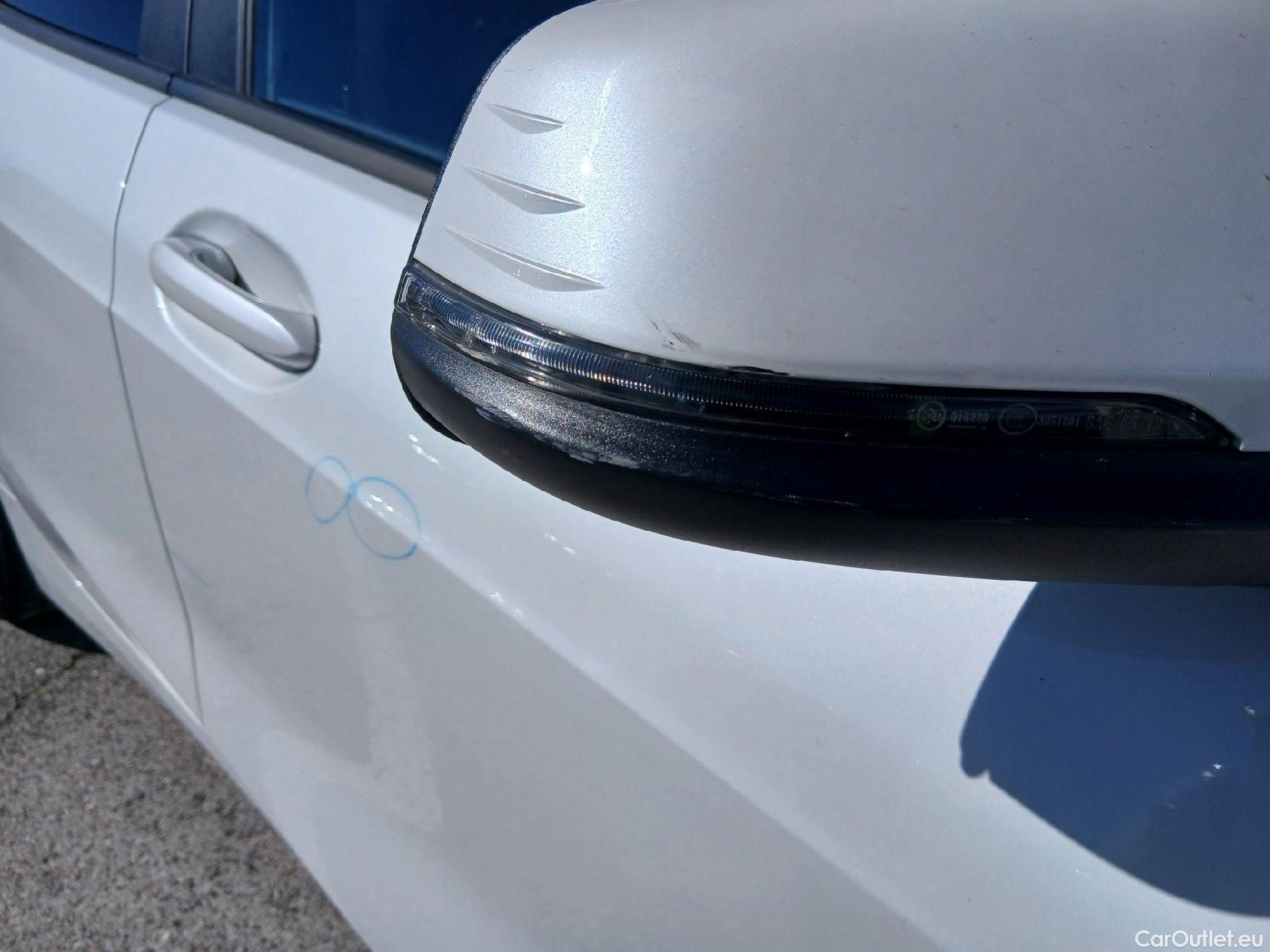  Bmw  Serie 1 BMW  / 2019 / 5P / berlina con portón 118i #46