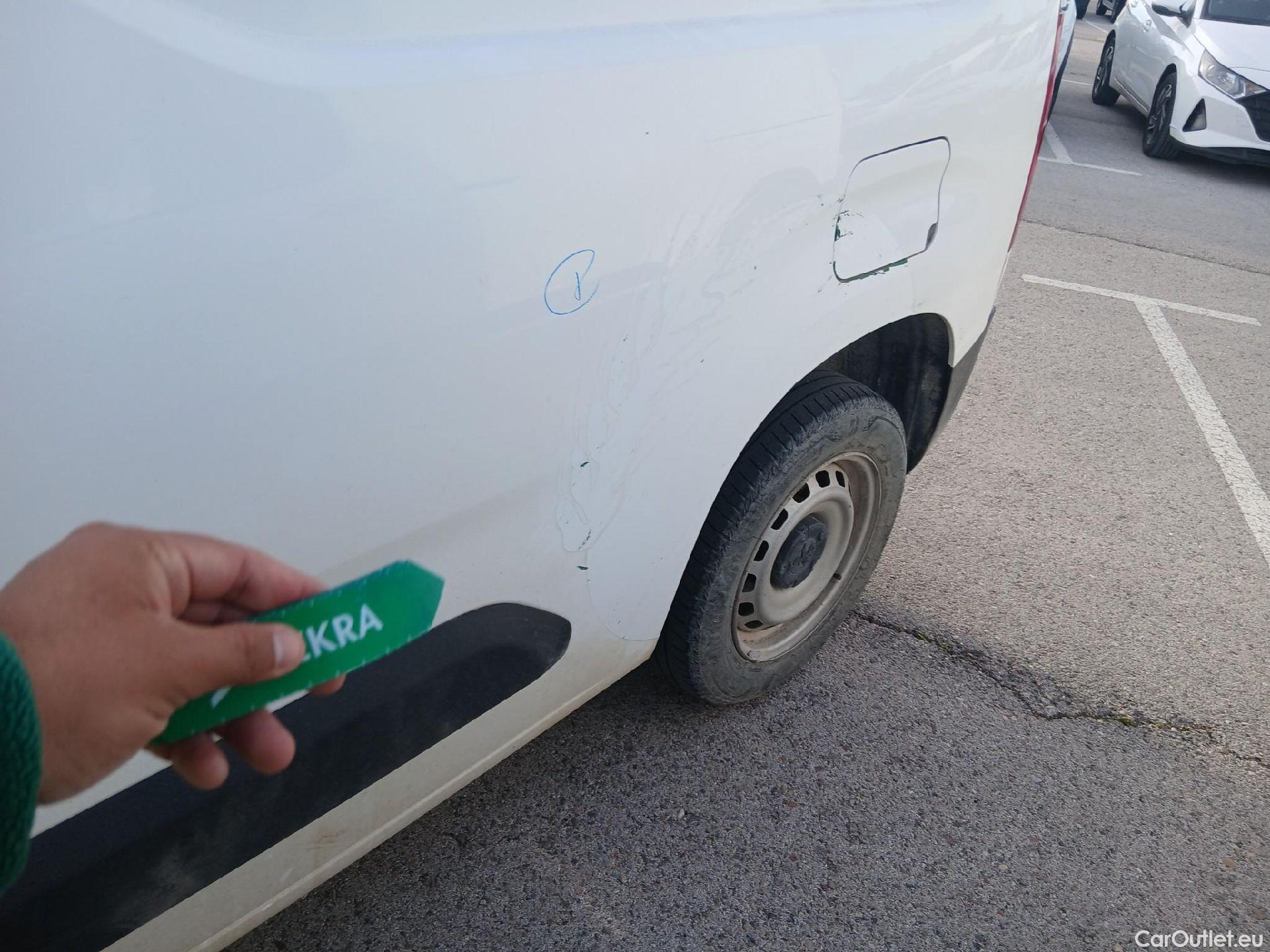  Peugeot  Partner PEUGEOT  / 2018 / 4P / furgón derivado de turismo Premium Standard 600kg BlueHDi 73kW (AC) #25