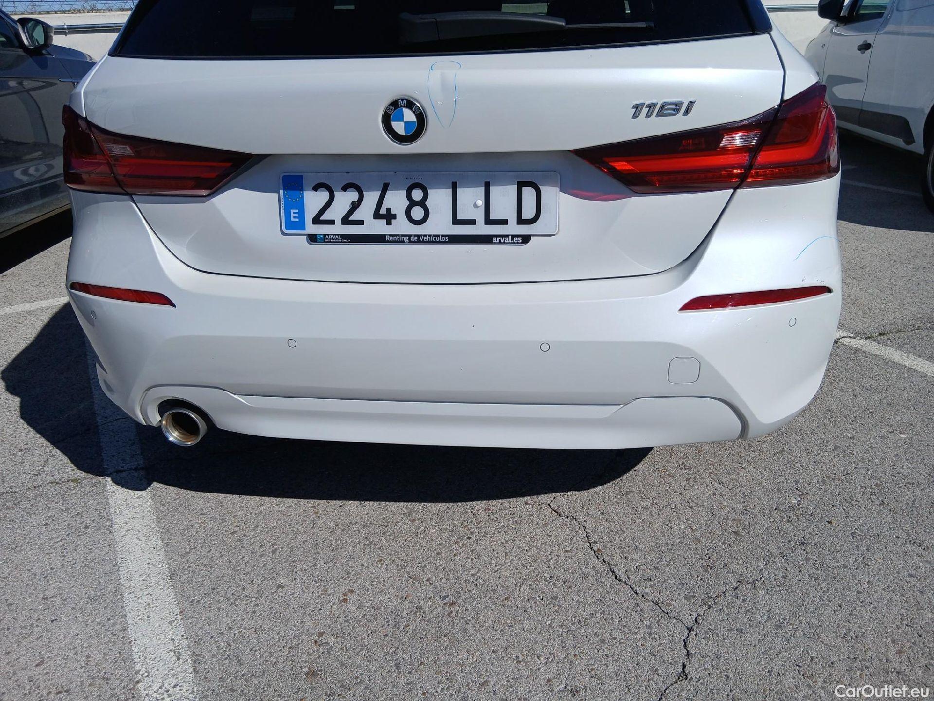  Bmw  Serie 1 BMW  / 2019 / 5P / berlina con portón 118i #21