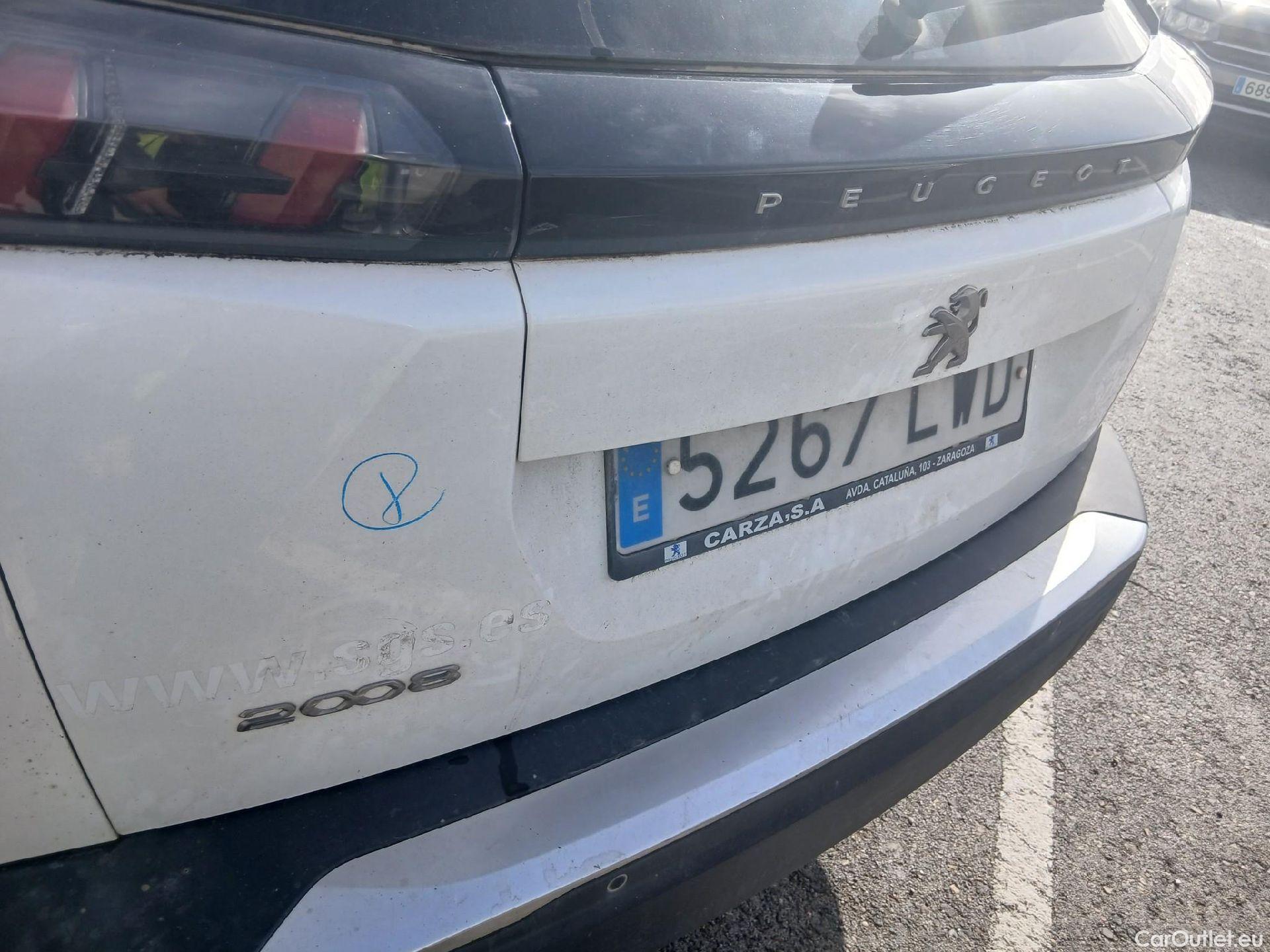  Peugeot  2008 PEUGEOT  / 2019 / 5P / todoterreno Allure BlueHDI 81kW (110CV) #21