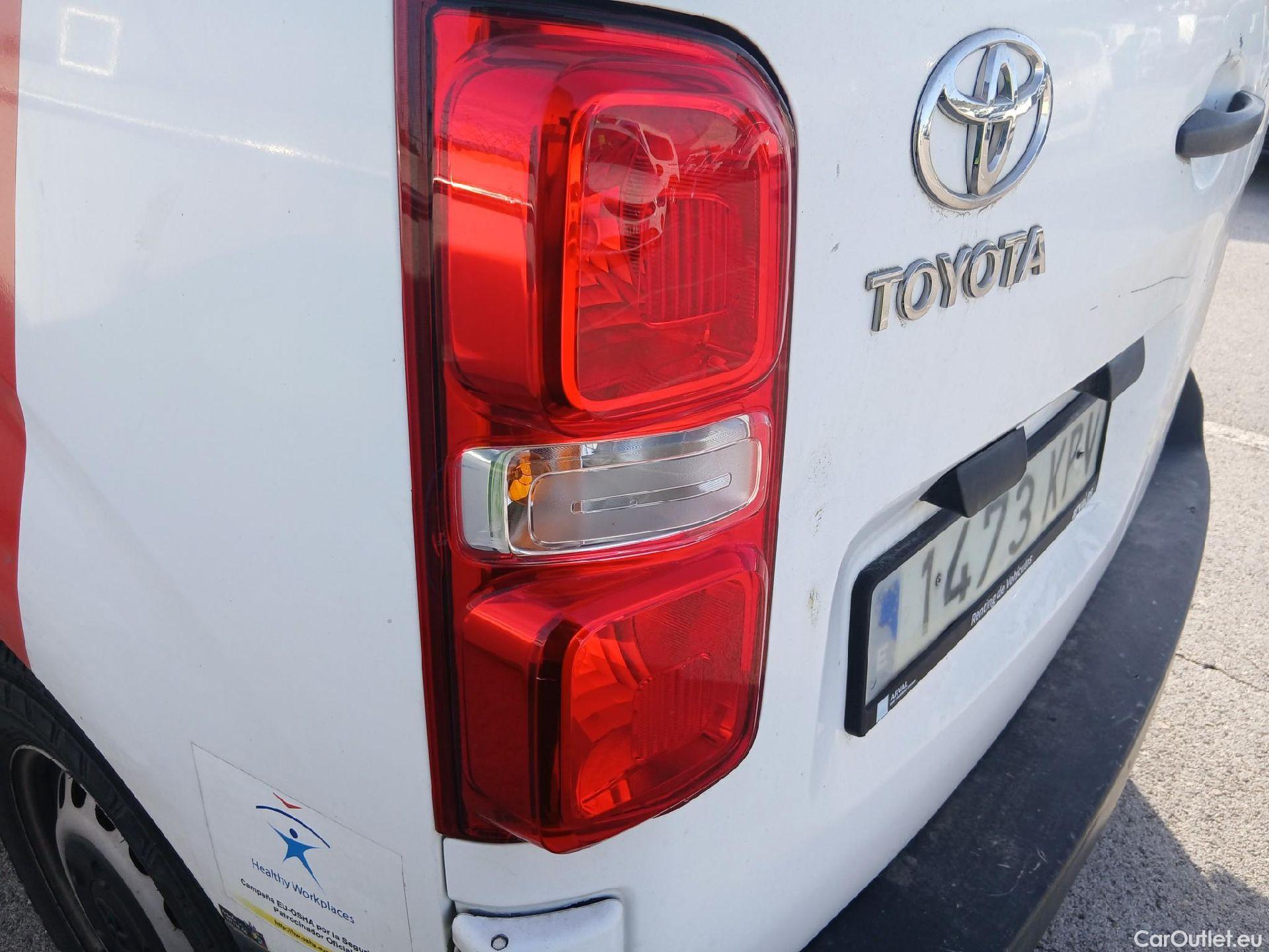  Toyota  Proace TOYOTA  / 2016 / 4P / furgón FU. MEDIO (L1) 2.0D 90kW COMFORT CARGA + #31