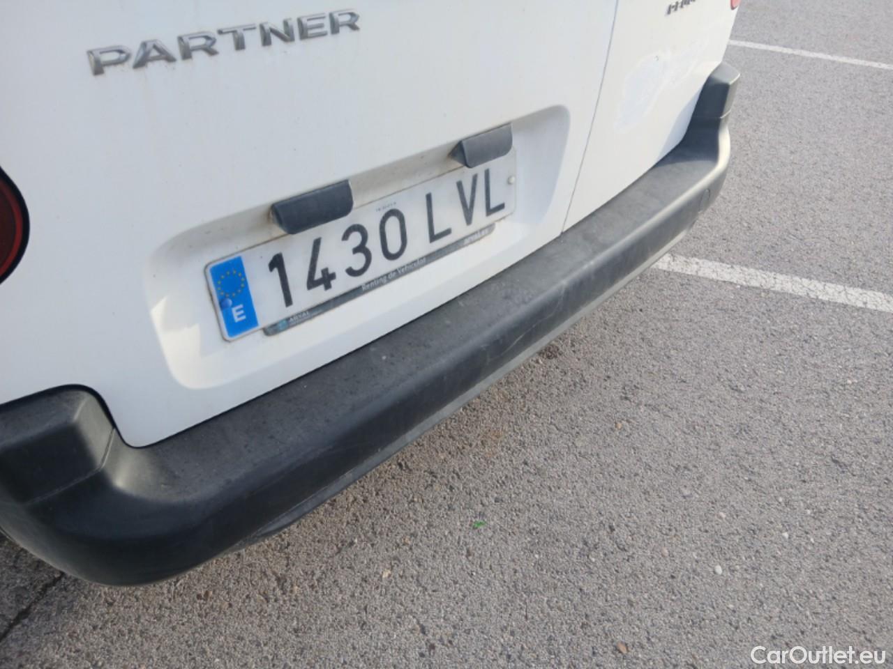  Peugeot  Partner PEUGEOT  / 2018 / 4P / furgón derivado de turismo Premium Standard 600kg BlueHDi 73kW (AC) #27