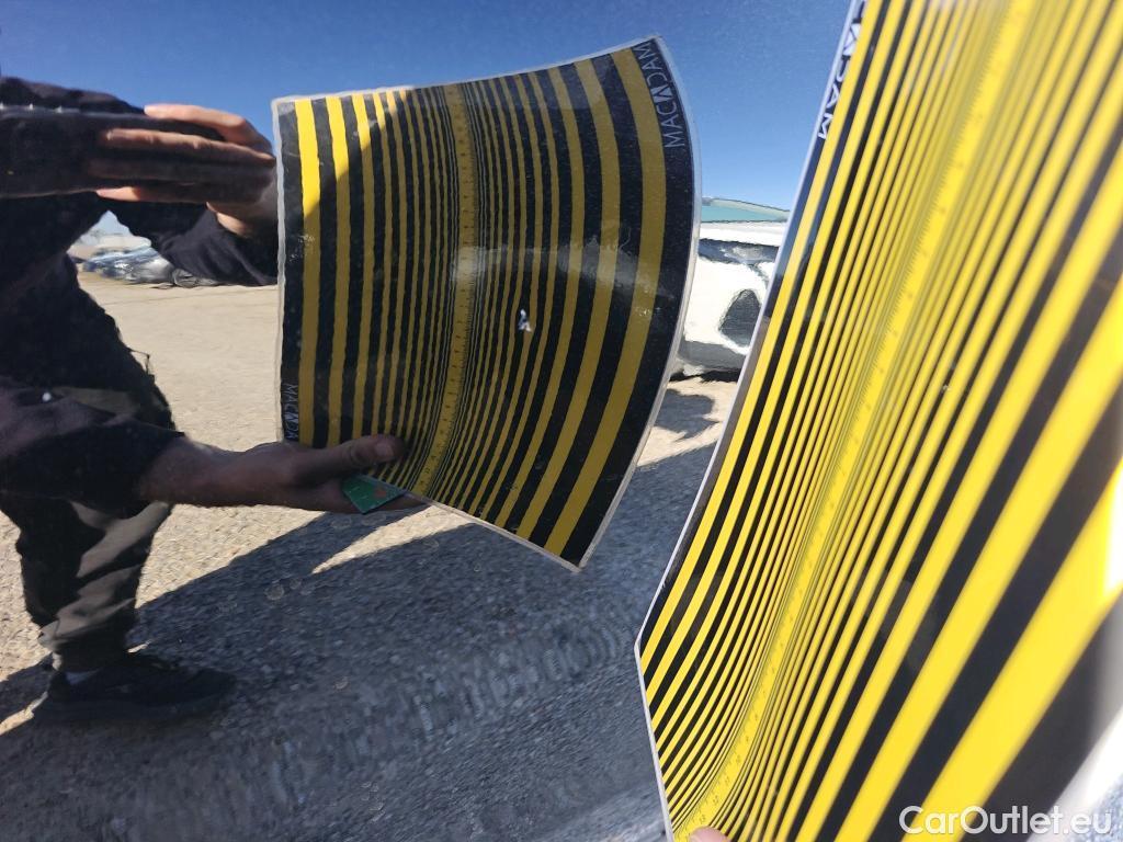  Mercedes  GLA MERCEDES-BENZ  / 2020 / 5P / todoterreno  200 D #3