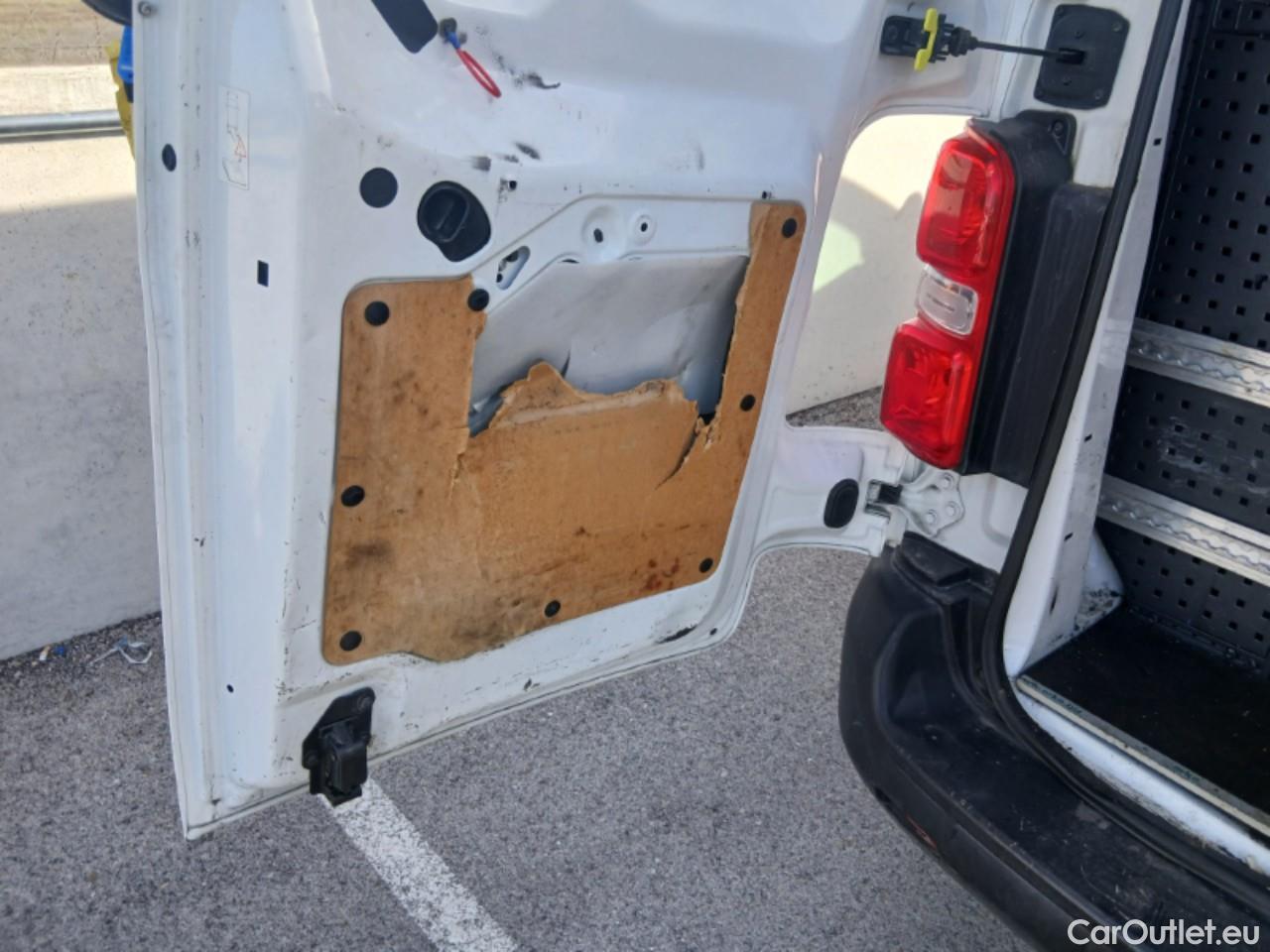  Toyota  Proace TOYOTA  / 2016 / 4P / furgón FU. MEDIO (L1) 2.0D 90kW COMFORT CARGA + #4