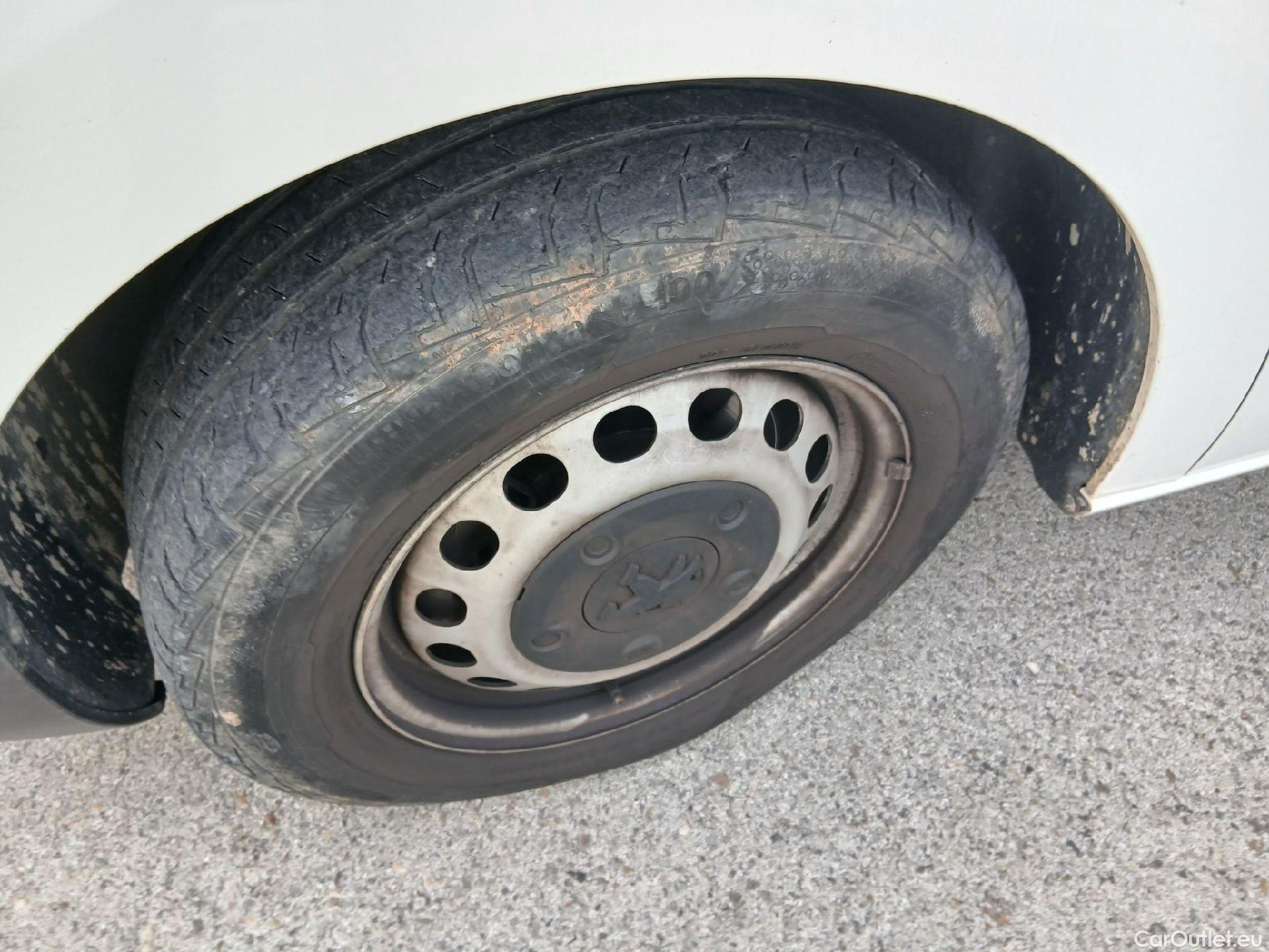  Peugeot  Expert PEUGEOT  / 2016 / 4P / furgón Furgón Pro 1.5 BlueHDi 120 Standard #8