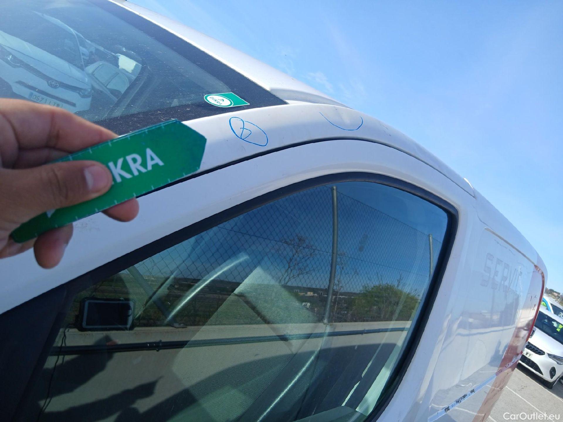  Toyota  Proace TOYOTA  / 2016 / 4P / furgón FU. MEDIO (L1) 2.0D 90kW COMFORT CARGA + #29