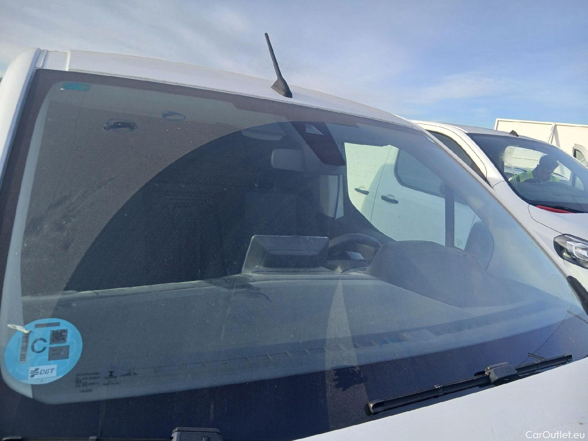  Peugeot  Partner PEUGEOT  / 2018 / 4P / furgón derivado de turismo Premium Standard 600kg BlueHDi 73kW (AC) #21