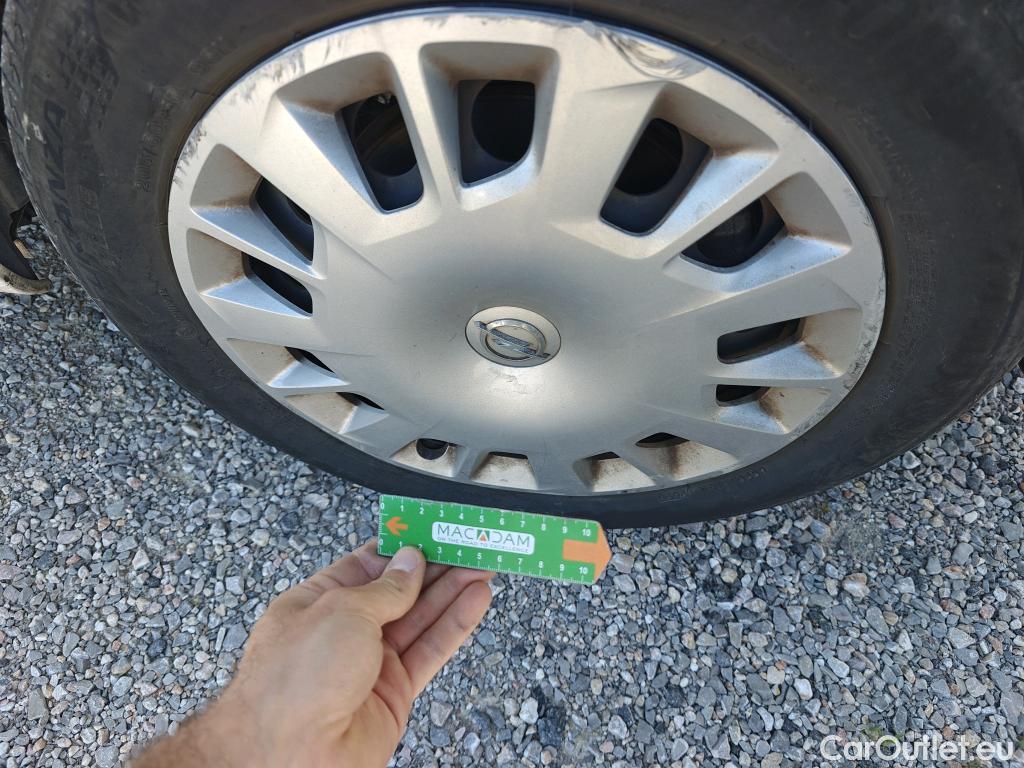  Opel  Combo OPEL  Life / 2018 / 4P / combi 1.5 TD 75kW (100CV) S/S Expression L (combi) (CX) #95