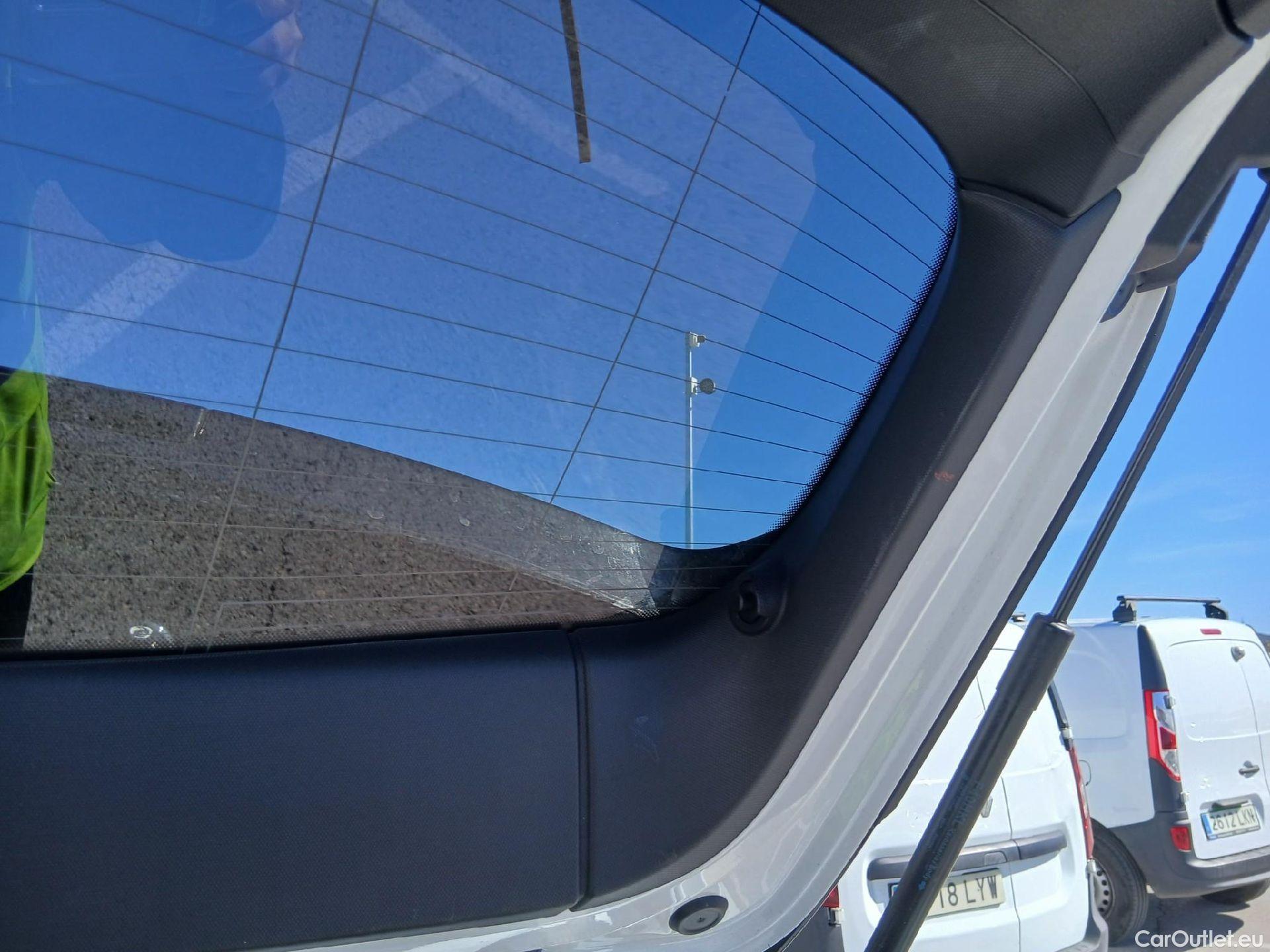  Bmw  Serie 1 BMW  / 2019 / 5P / berlina con portón 118i #29