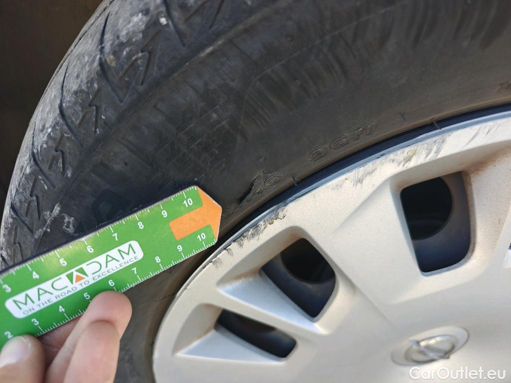  Opel  Combo OPEL  Life / 2018 / 4P / combi 1.5 TD 75kW (100CV) S/S Expression L (combi) (CX) #76