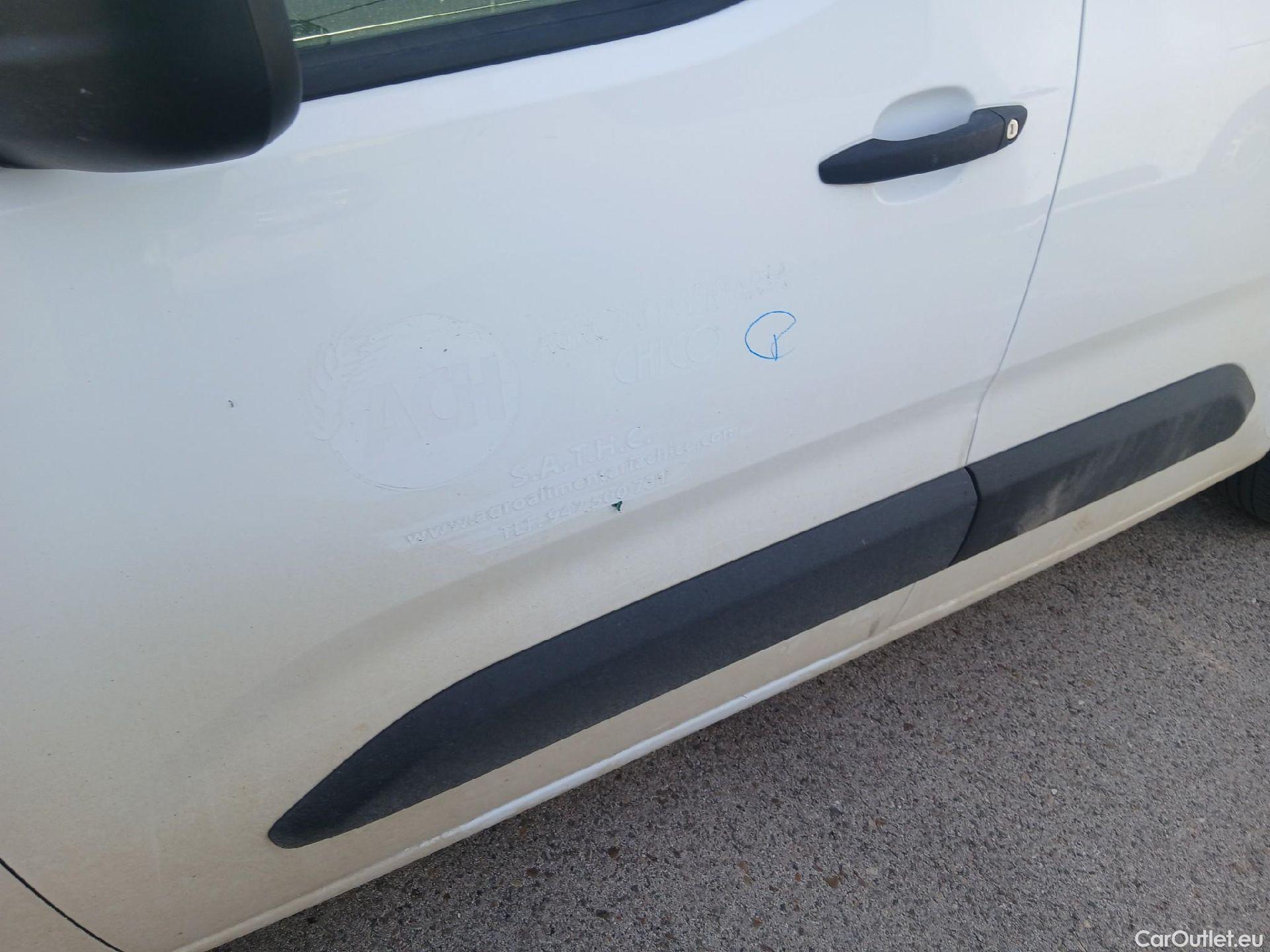  Peugeot  Partner PEUGEOT  / 2018 / 4P / furgón derivado de turismo Premium Standard 600kg BlueHDi 73kW (AC) #23