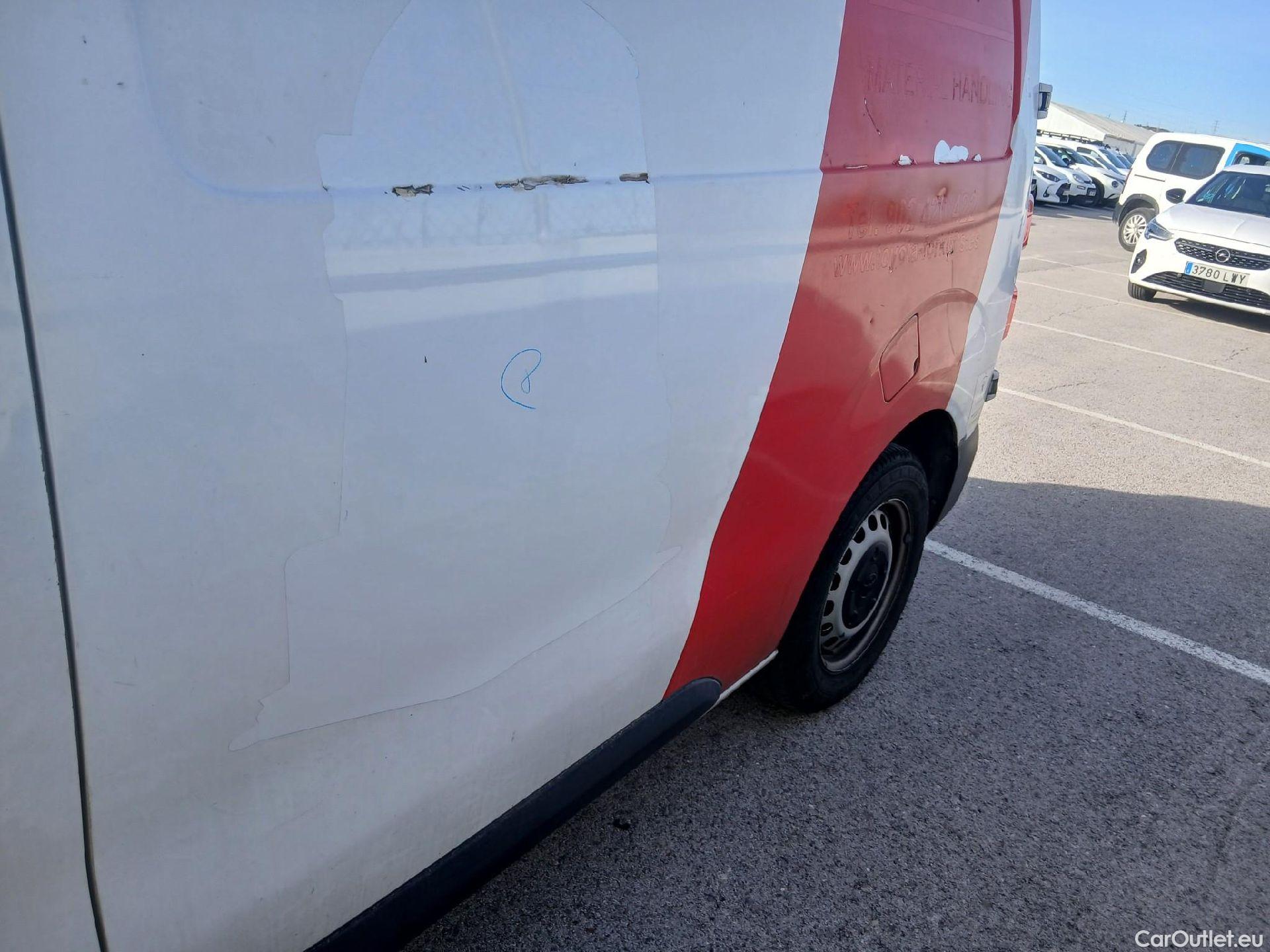  Toyota  Proace TOYOTA  / 2016 / 4P / furgón FU. MEDIO (L1) 2.0D 90kW COMFORT CARGA + #27