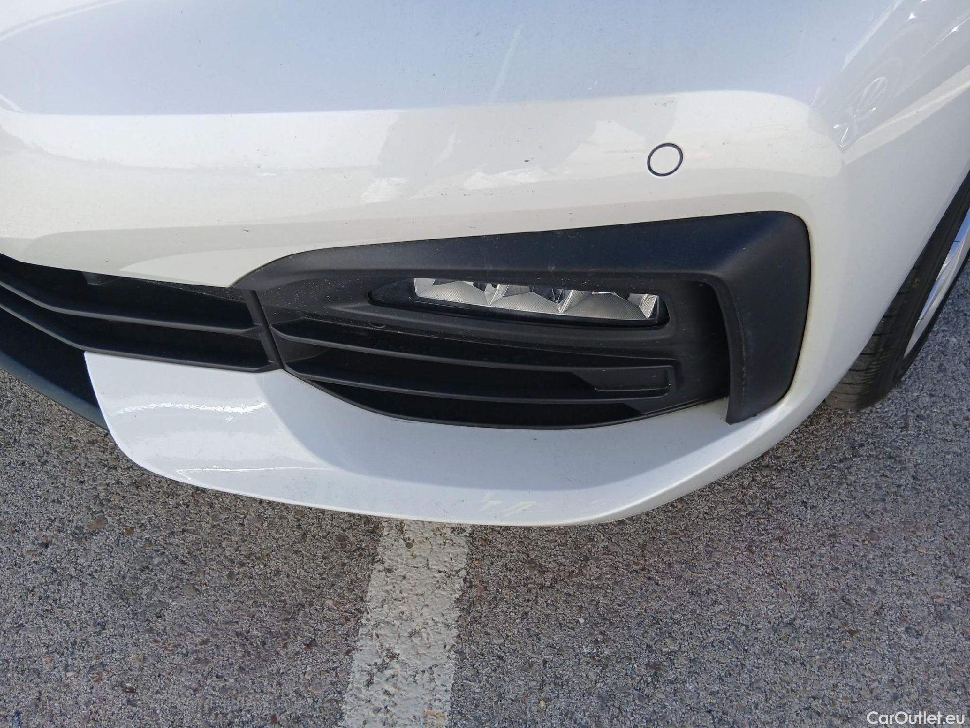  Bmw  Serie 1 BMW  / 2019 / 5P / berlina con portón 118i #5