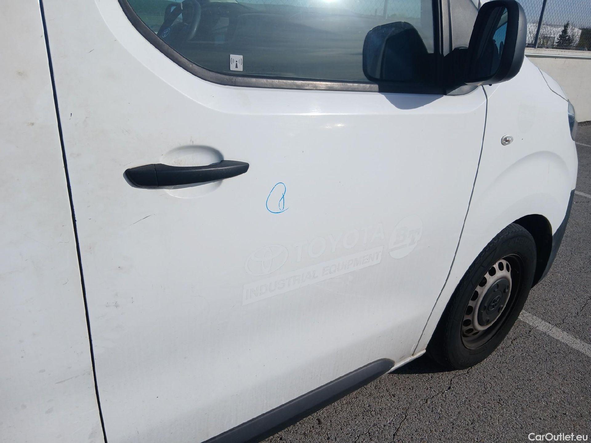  Toyota  Proace TOYOTA  / 2016 / 4P / furgón FU. MEDIO (L1) 2.0D 90kW COMFORT CARGA + #46