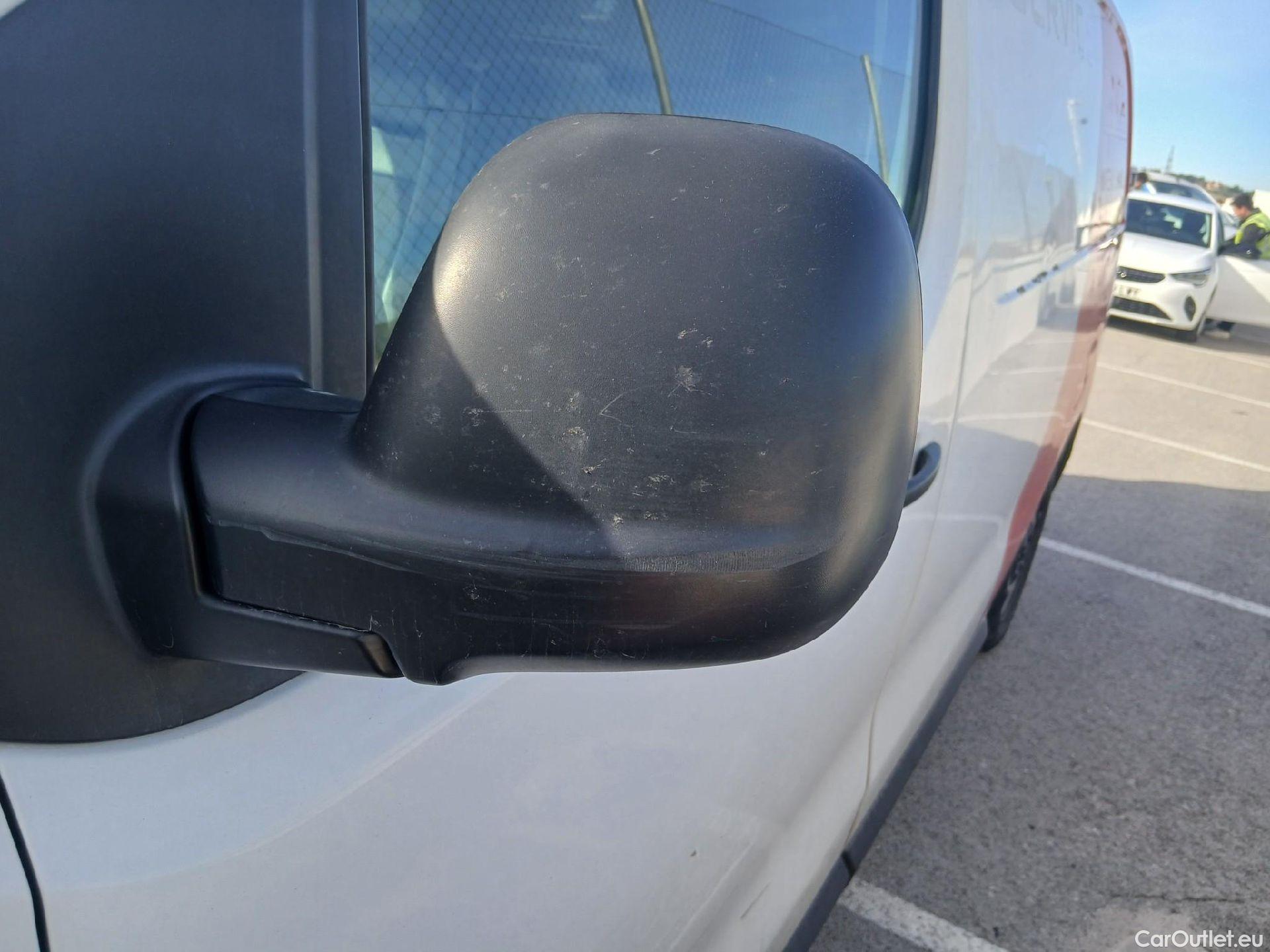  Toyota  Proace TOYOTA  / 2016 / 4P / furgón FU. MEDIO (L1) 2.0D 90kW COMFORT CARGA + #22