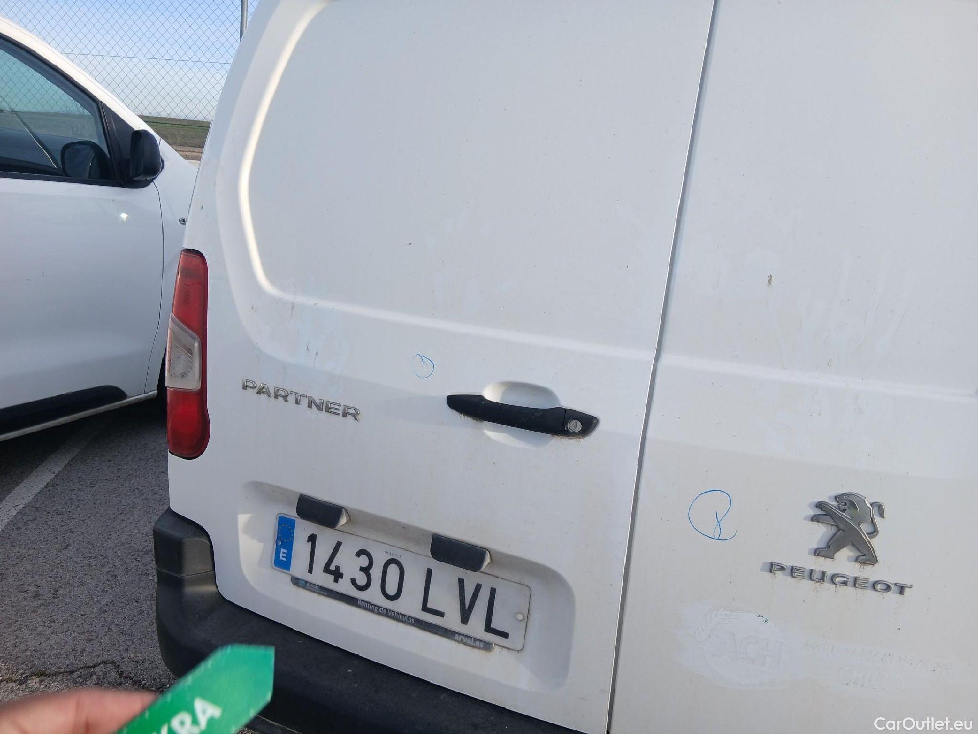  Peugeot  Partner PEUGEOT  / 2018 / 4P / furgón derivado de turismo Premium Standard 600kg BlueHDi 73kW (AC) #30