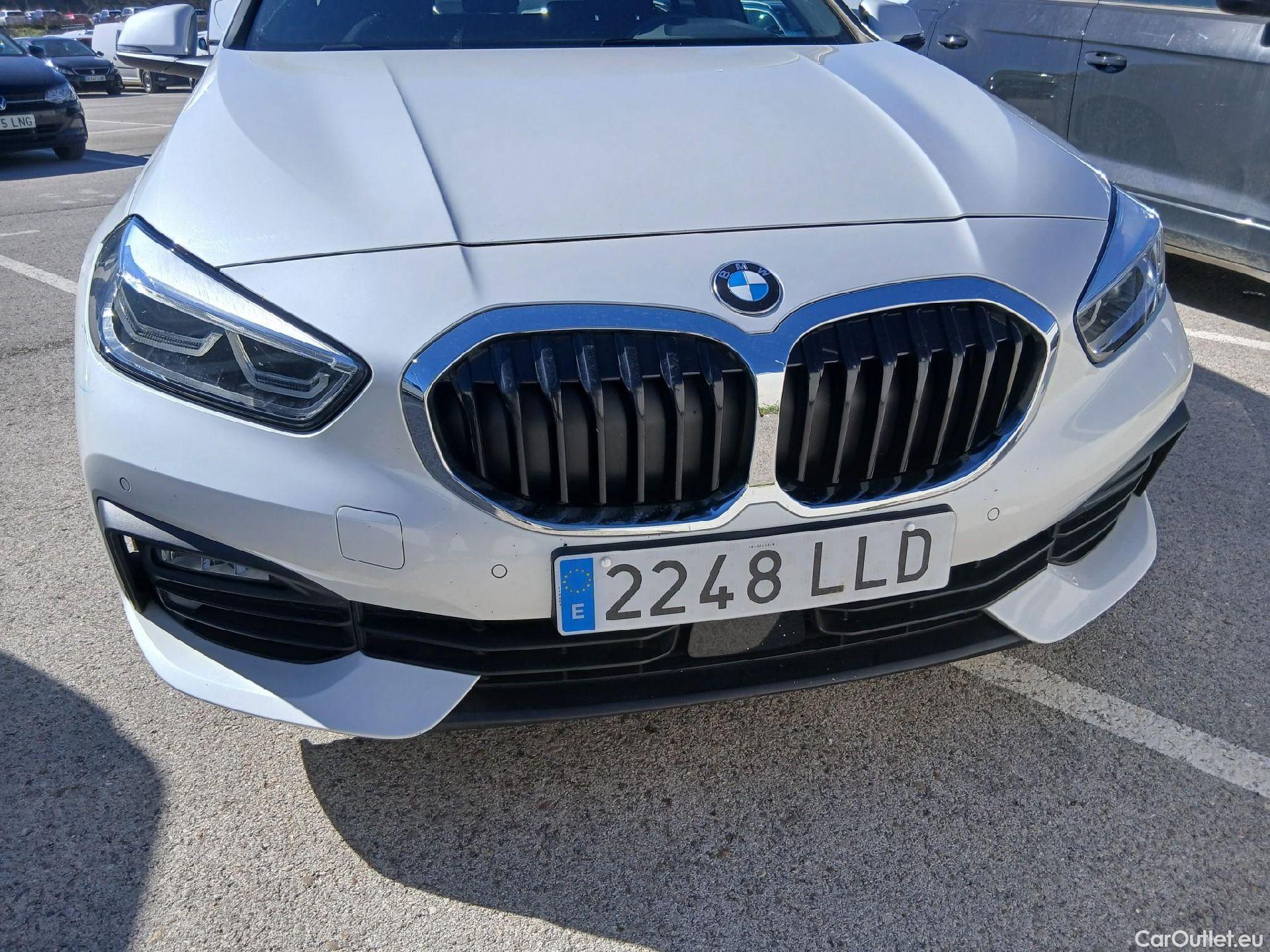  Bmw  Serie 1 BMW  / 2019 / 5P / berlina con portón 118i #3