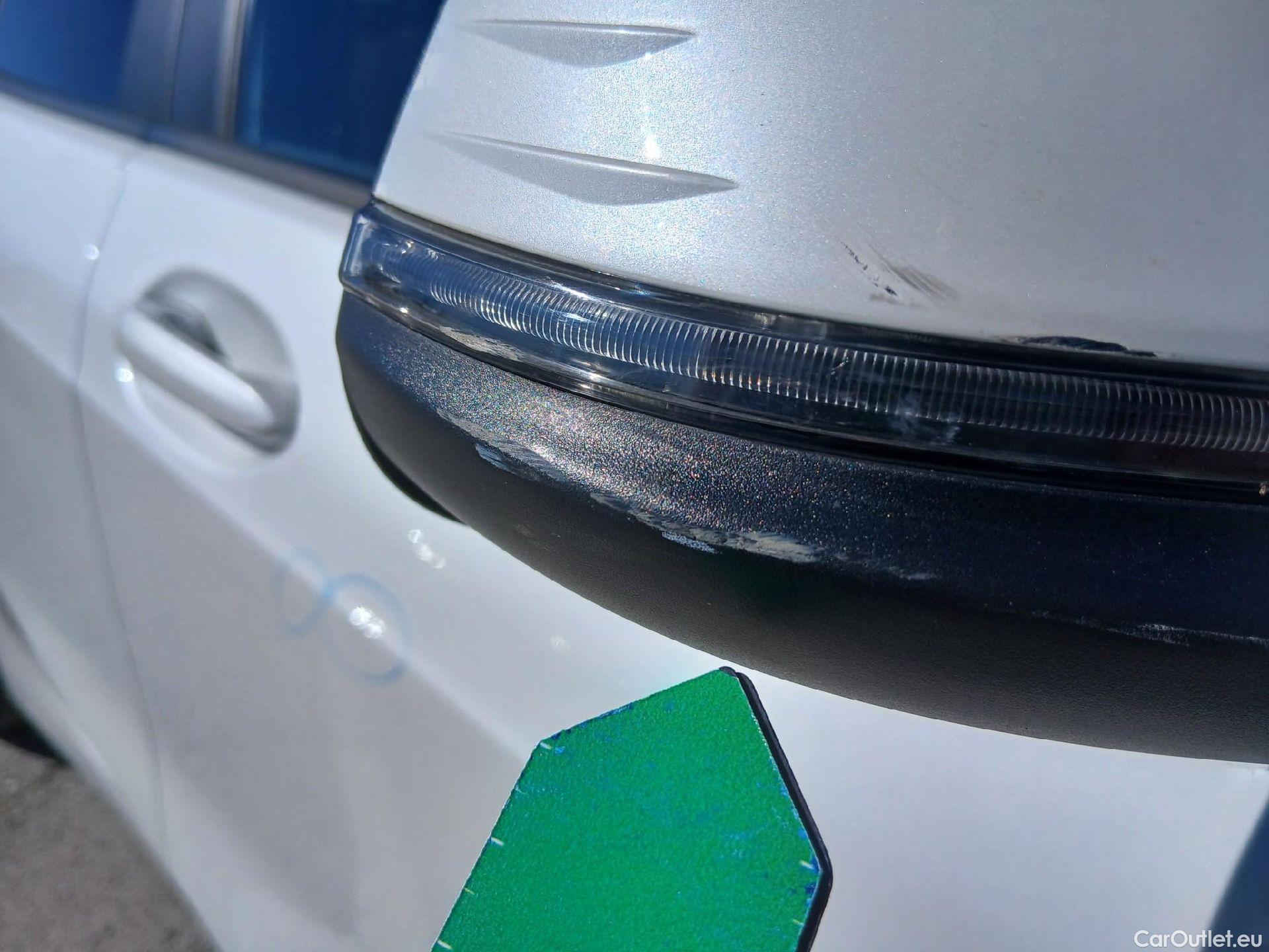  Bmw  Serie 1 BMW  / 2019 / 5P / berlina con portón 118i #49