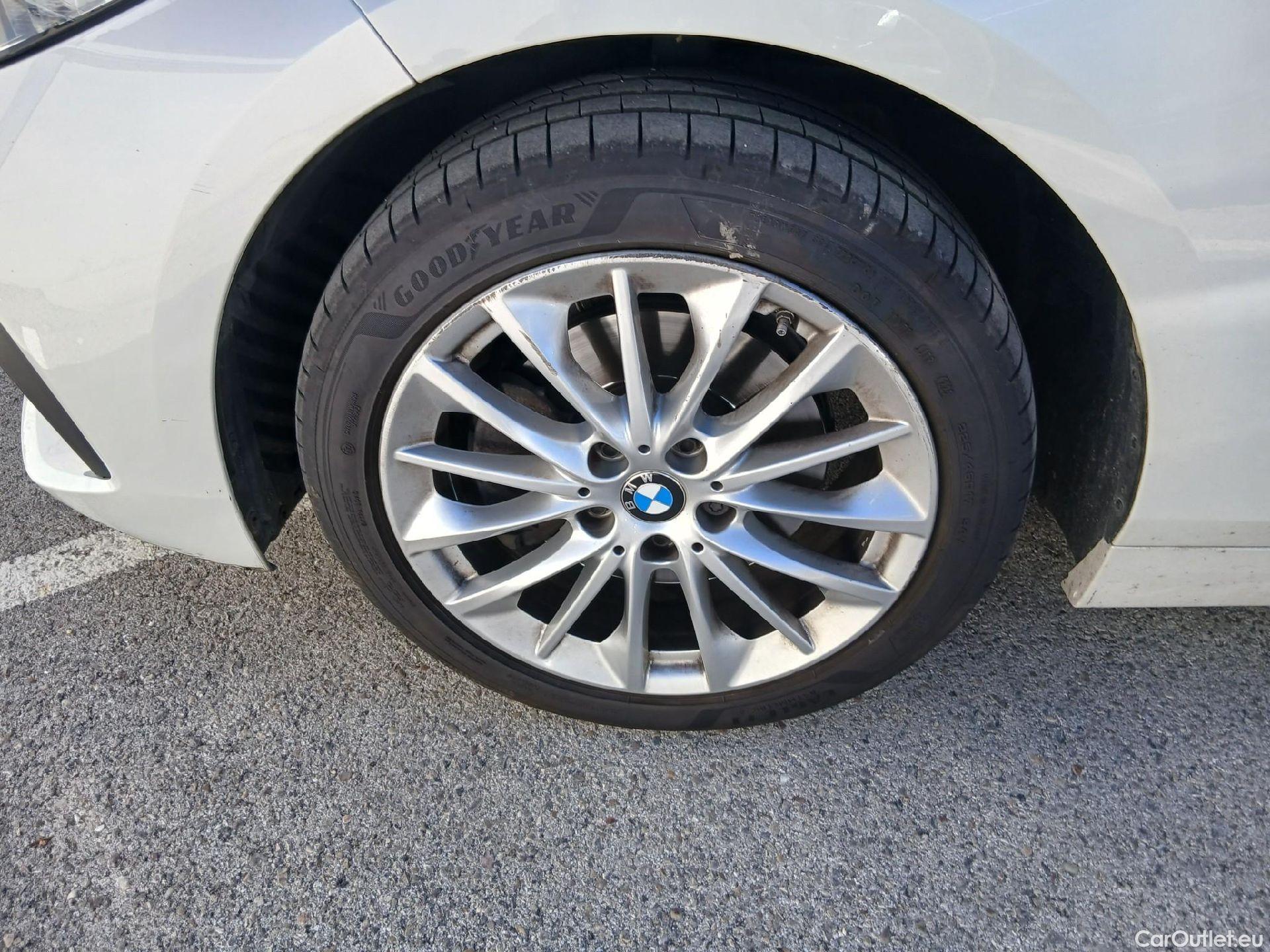  Bmw  Serie 1 BMW  / 2019 / 5P / berlina con portón 118i #7