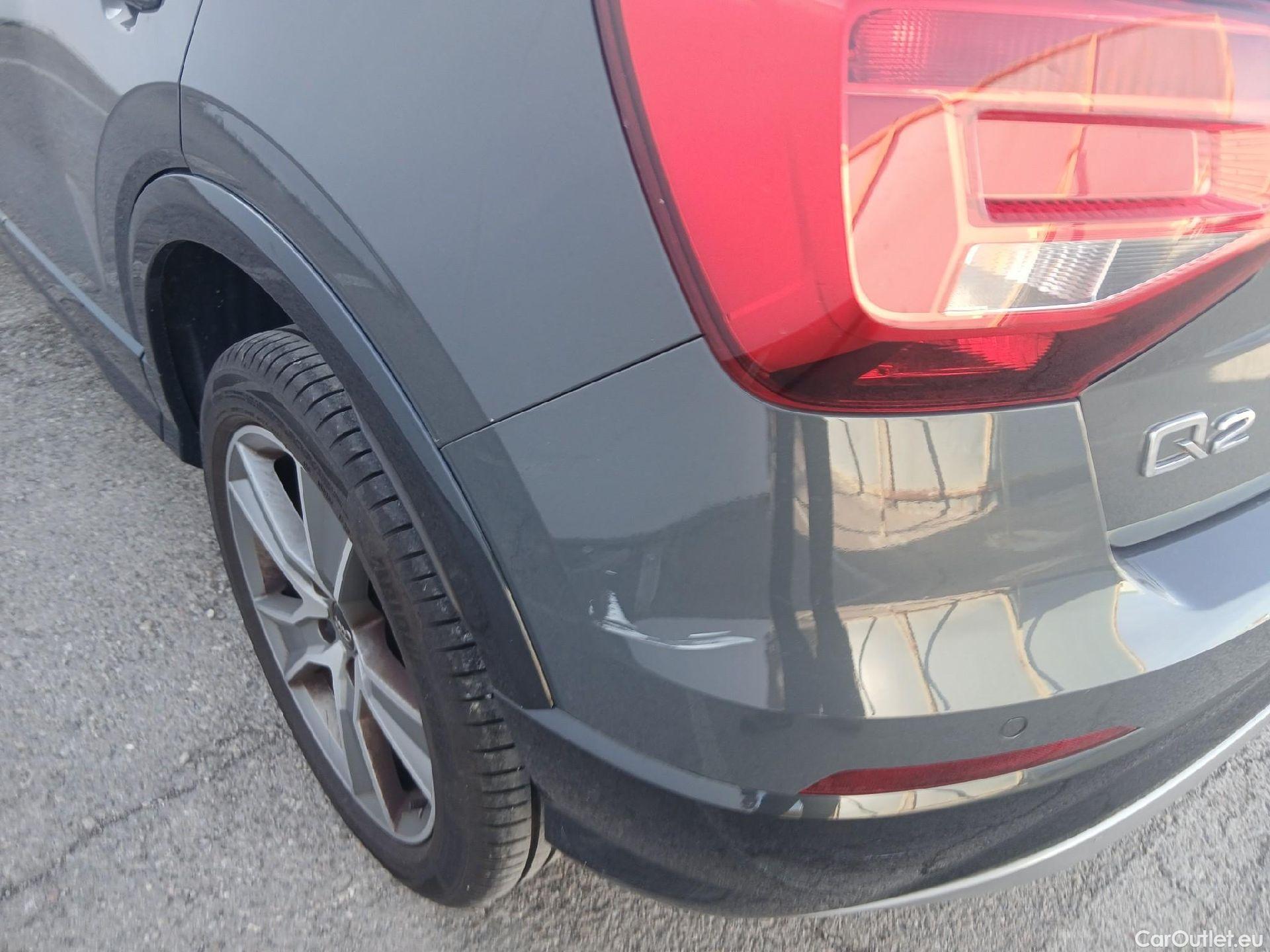  Audi  Q2 AUDI  / 2016 / 5P / todoterreno Design 30 TDI 85kW (116CV) #10