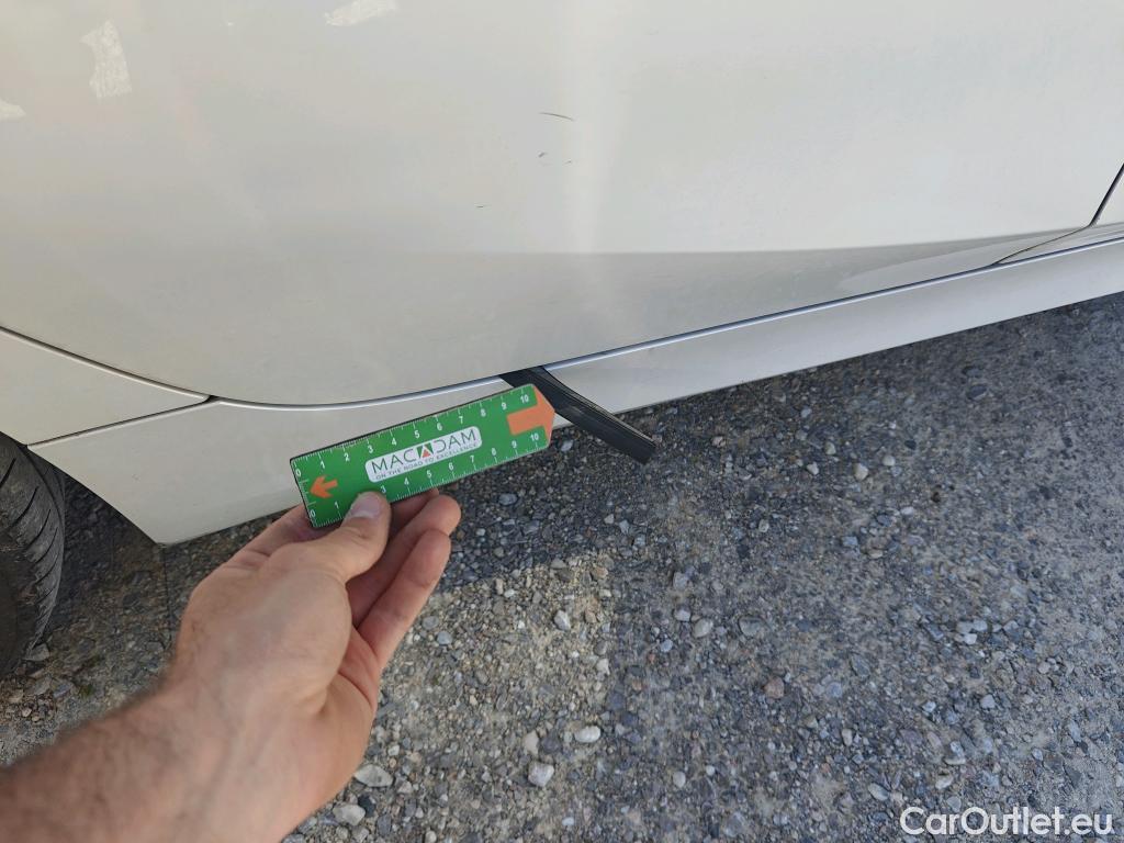  Bmw  Serie 3 BMW  / 2018 / 4P / sedán 320d Auto. #26