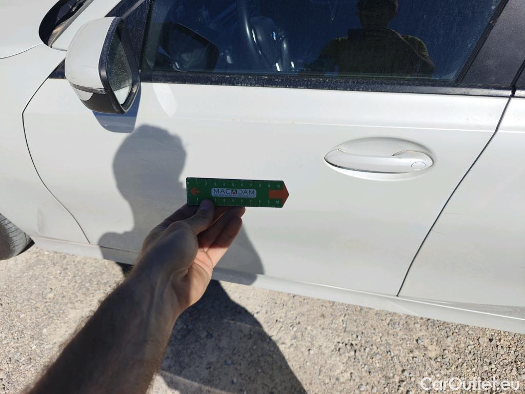  Bmw  Serie 3 BMW  / 2018 / 4P / sedán 320d Auto. #11