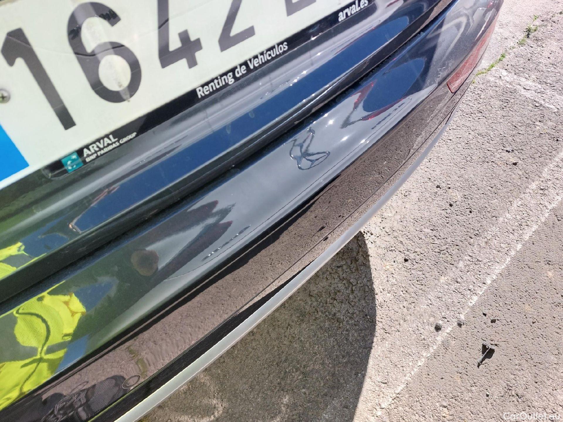  Audi  Q5 AUDI  / 2016 / 5P / todoterreno Design 35 TDI 120kW S tronic (AC) #4