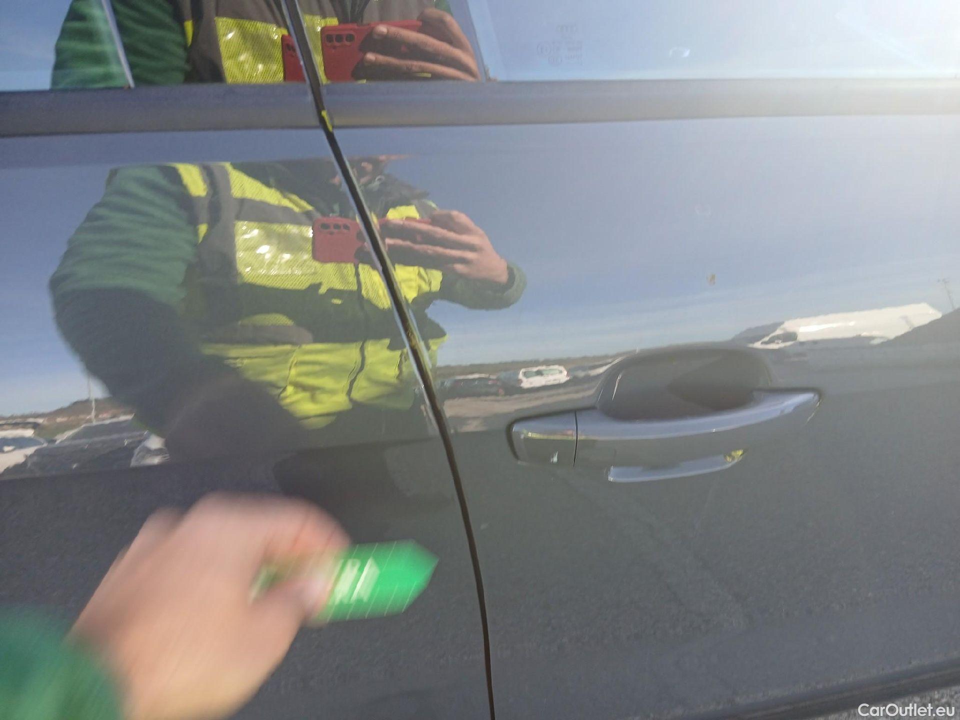  Audi  Q2 AUDI  / 2016 / 5P / todoterreno Design 30 TDI 85kW (116CV) #18