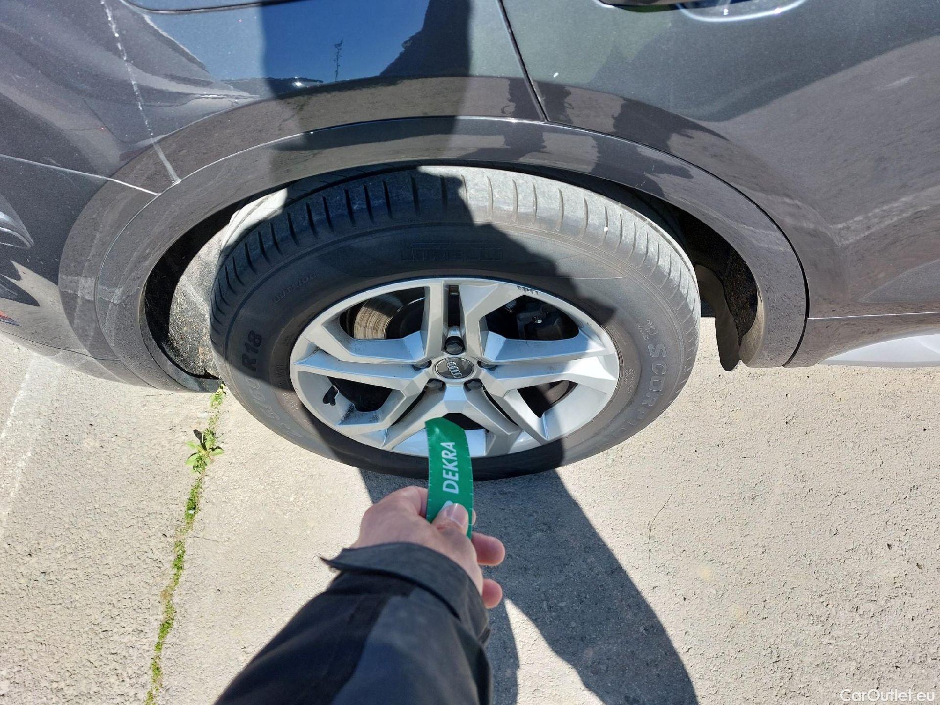  Audi  Q5 AUDI  / 2016 / 5P / todoterreno Design 35 TDI 120kW S tronic (AC) #5