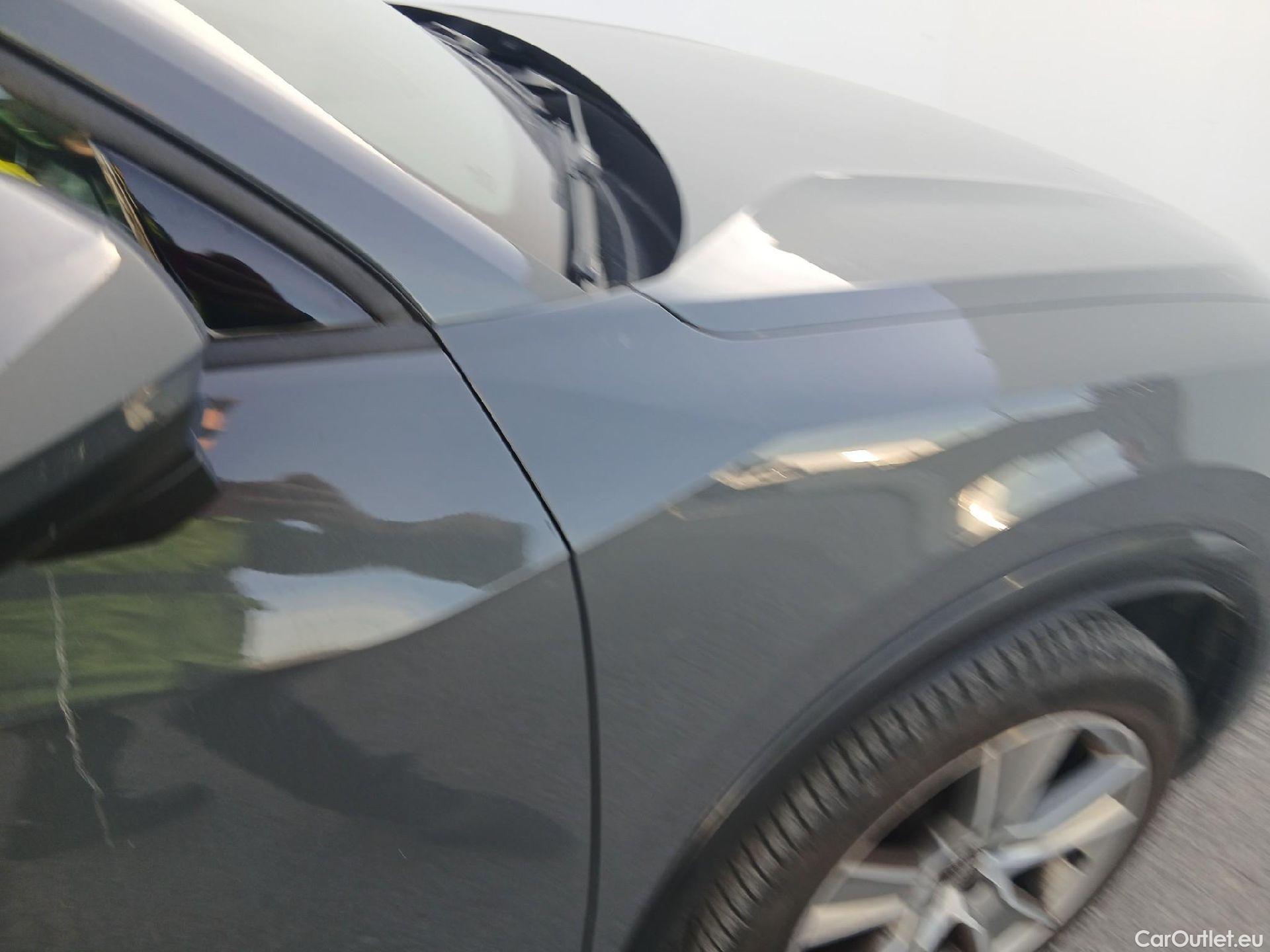  Audi  Q2 AUDI  / 2016 / 5P / todoterreno Design 30 TDI 85kW (116CV) #19