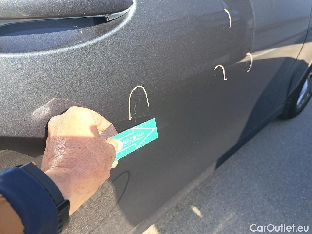  Bmw  Serie 3 BMW  / 2019 / 5P / familiar 318d Auto.Touring #4