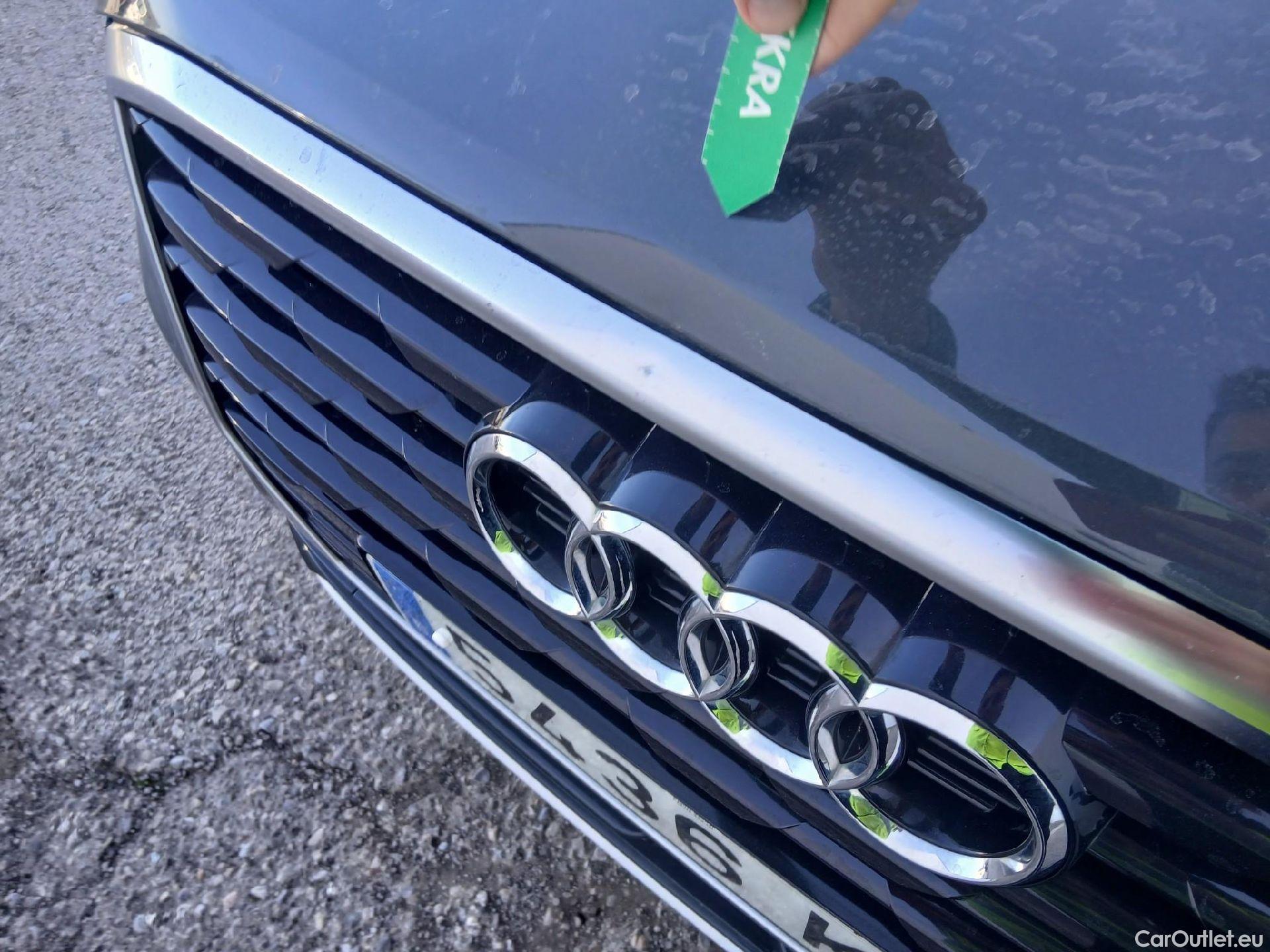  Audi  Q2 AUDI  / 2016 / 5P / todoterreno Design 30 TDI 85kW (116CV) #3