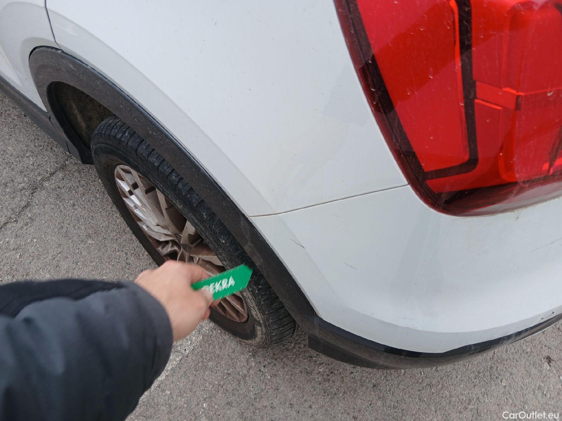  Audi  Q2 AUDI  / 2016 / 5P / todoterreno Design 30 TFSI 85kW (116CV) #3