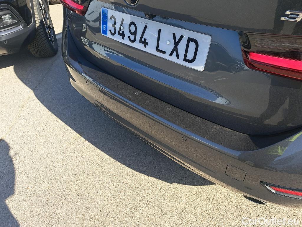  Bmw  Serie 3 BMW  / 2019 / 5P / familiar 318d Auto.Touring #18