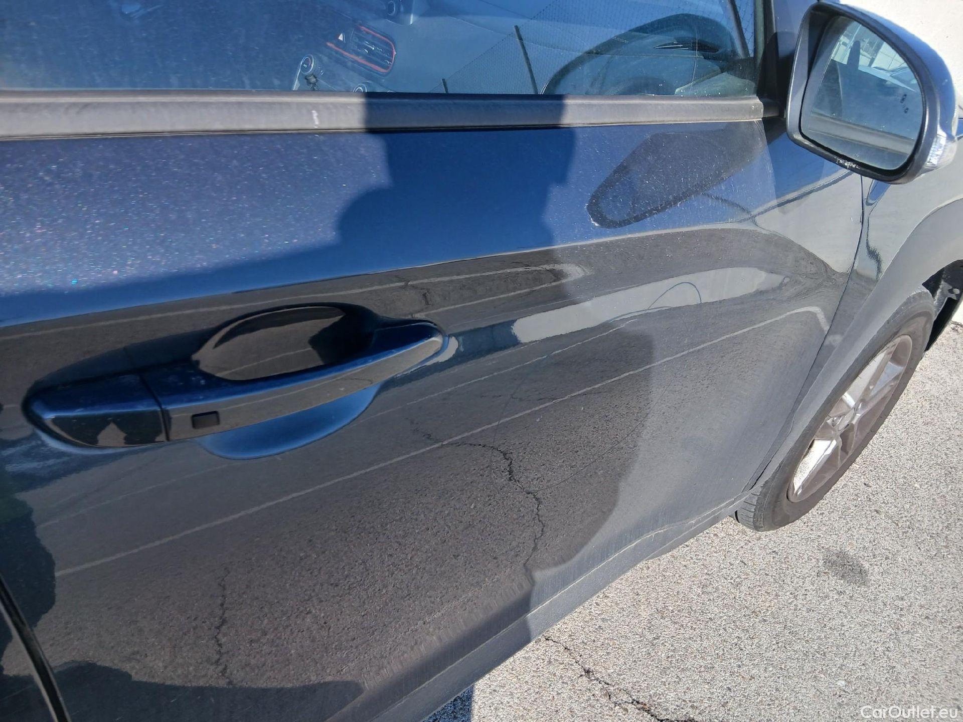  Hyundai  Konna HYUNDAI Kona / 2017 / 5P / todoterreno 1.0 TGDI SLE 4X2(SP) #17