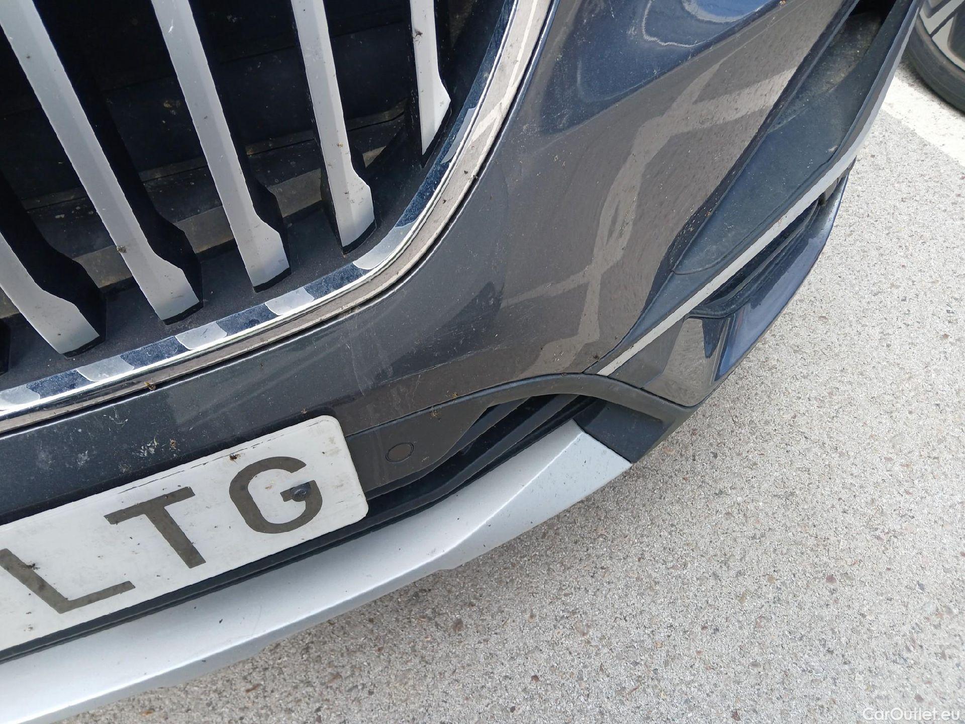  Bmw  X1 BMW  / 2019 / 5P / todoterreno sDrive18d #4