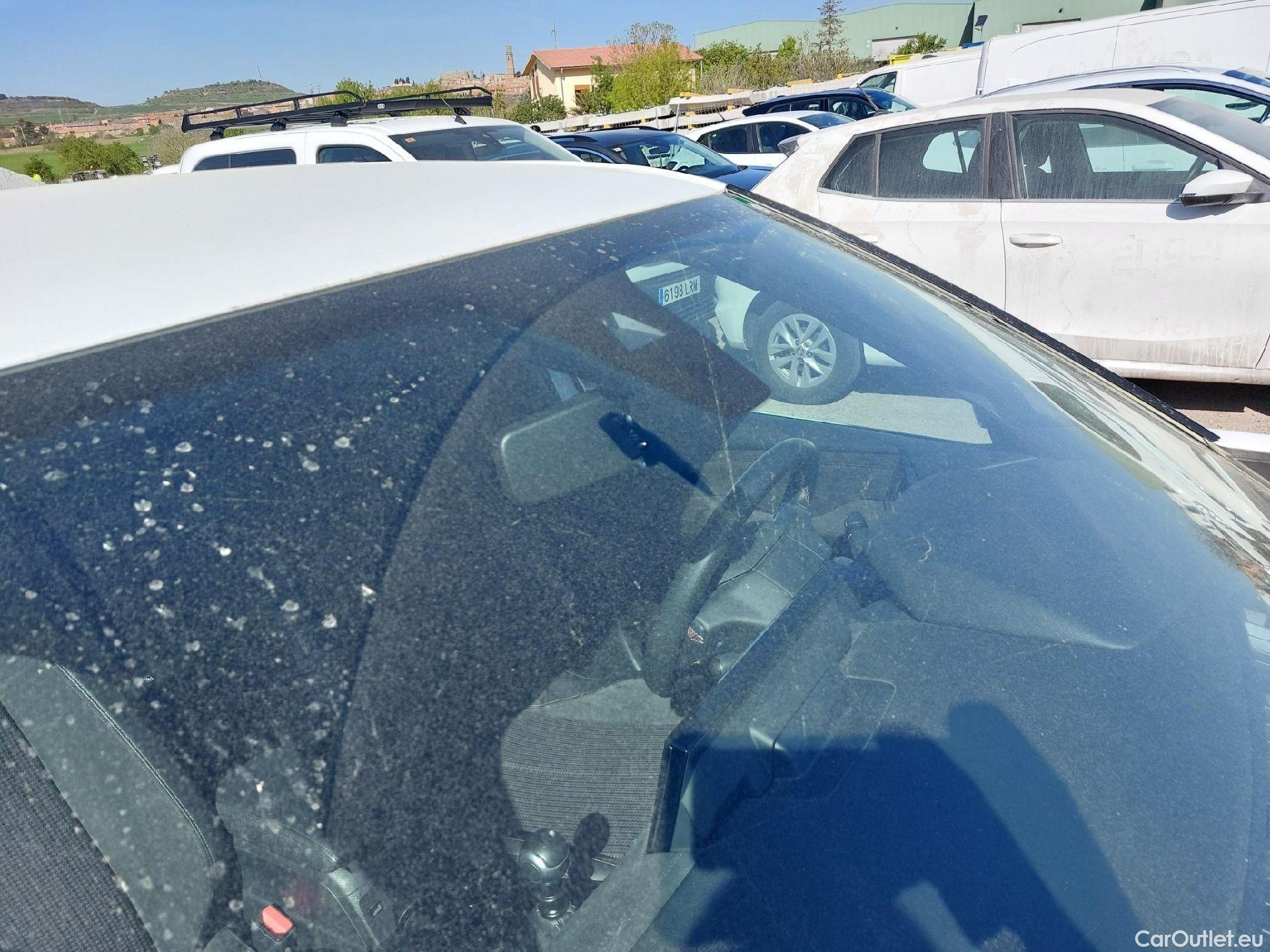  Citroen  DS3 DS DS 3 Crossback / 2018 / 5P / todoterreno PureTech 73 kW Manual PERFORMANCE LINE (AC) #2