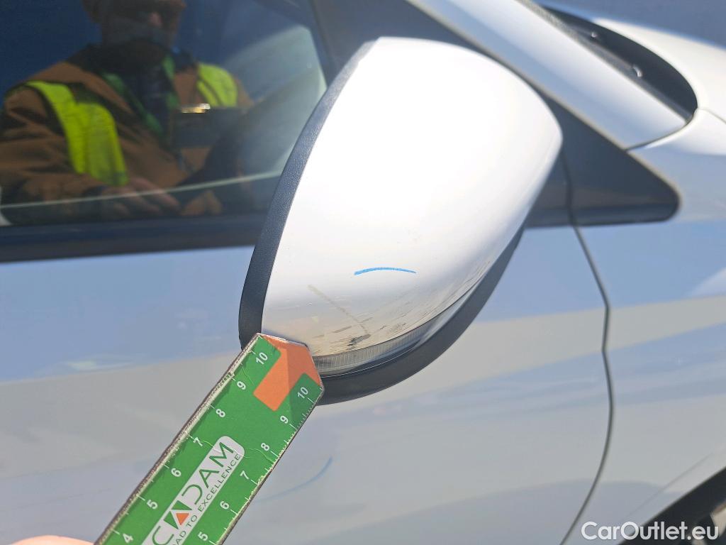  Hyundai  i20 HYUNDAI  / 2020 / 5P / berlina con portón 1.2 MPI Klass #33