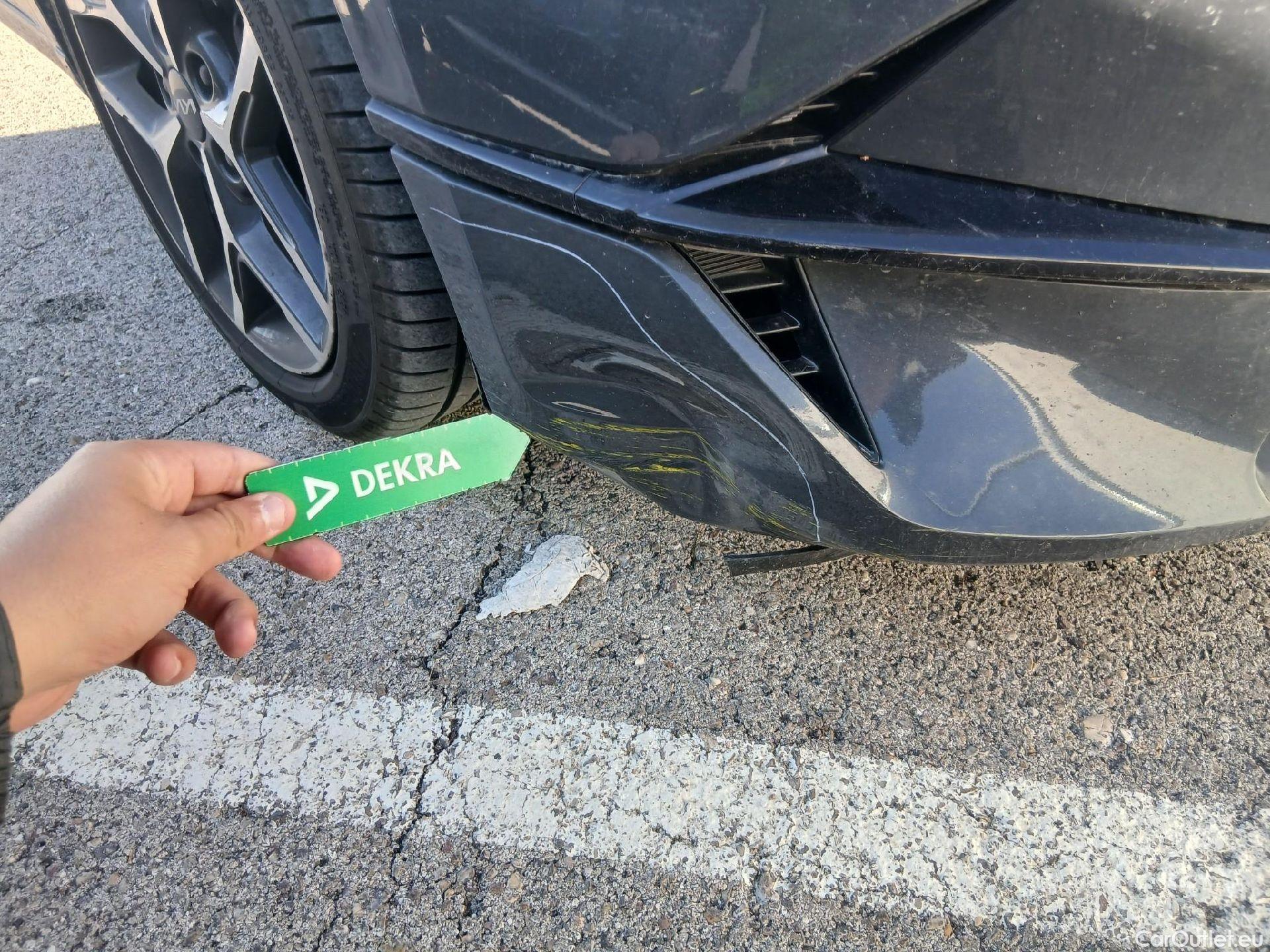  KIA  Cee'd KIA Ceed / 2021 / 5P / berlina con portón 1.5 MHEV 118kW (160CV) Tech DCT #2