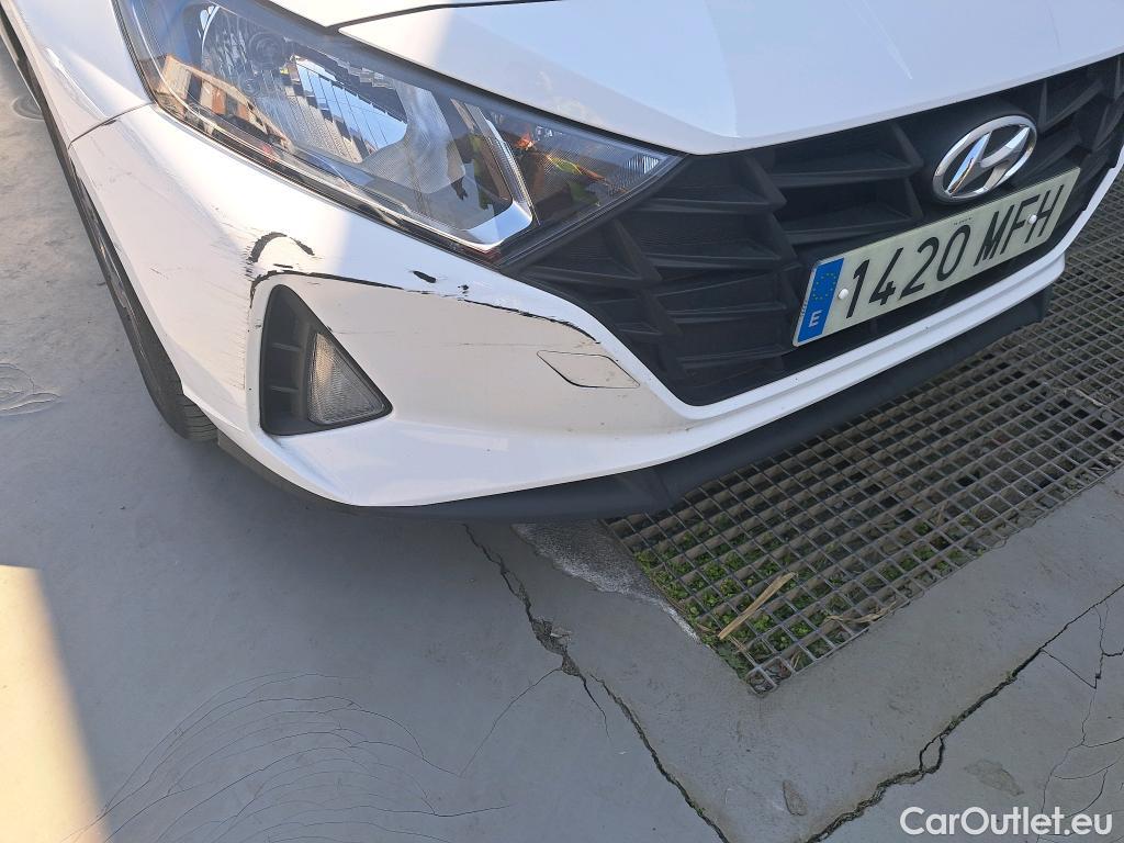  Hyundai  i20 HYUNDAI  / 2020 / 5P / berlina con portón 1.2 MPI Klass #28