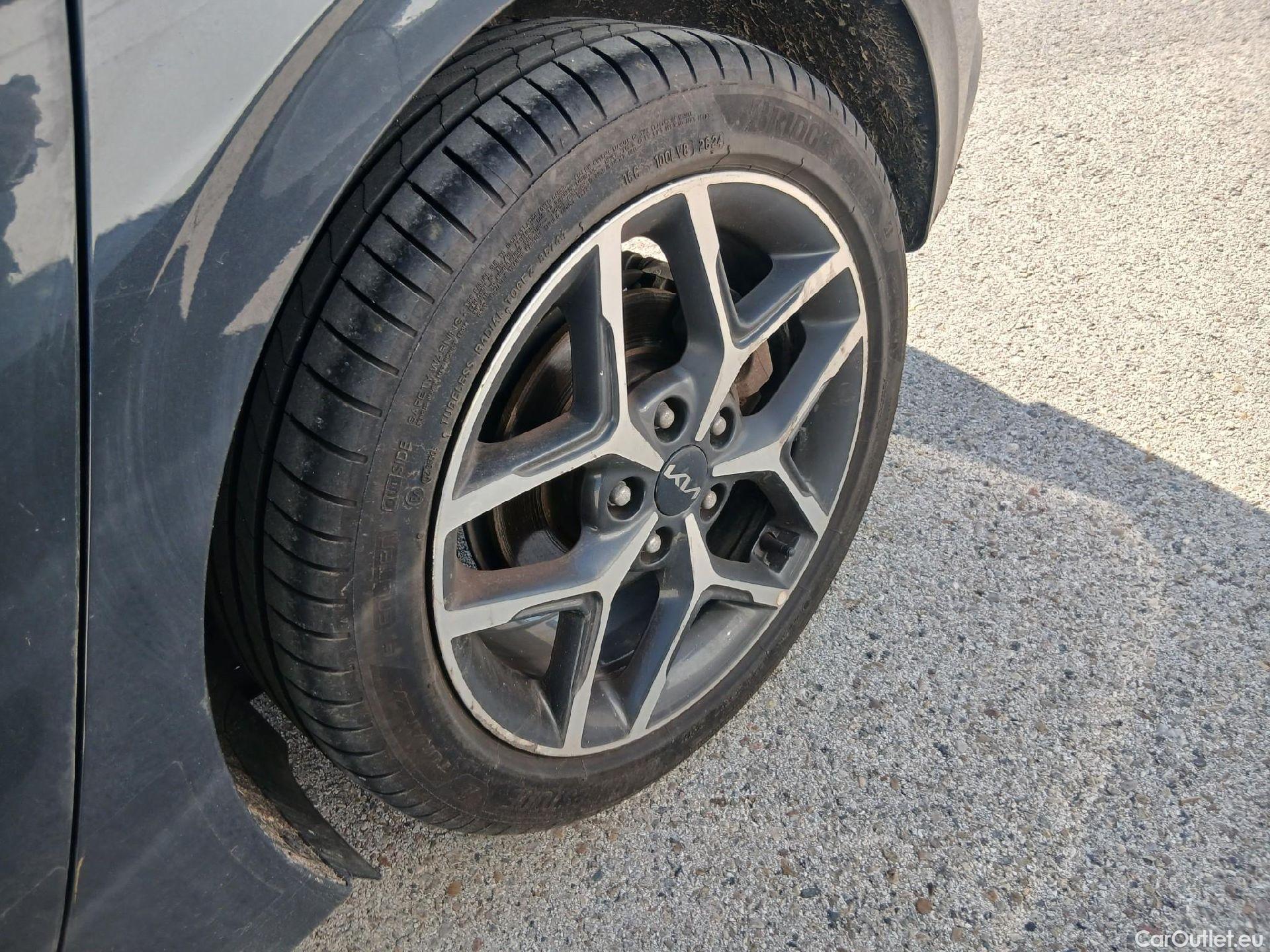  KIA  Cee'd KIA Ceed / 2021 / 5P / berlina con portón 1.5 MHEV 118kW (160CV) Tech DCT #9