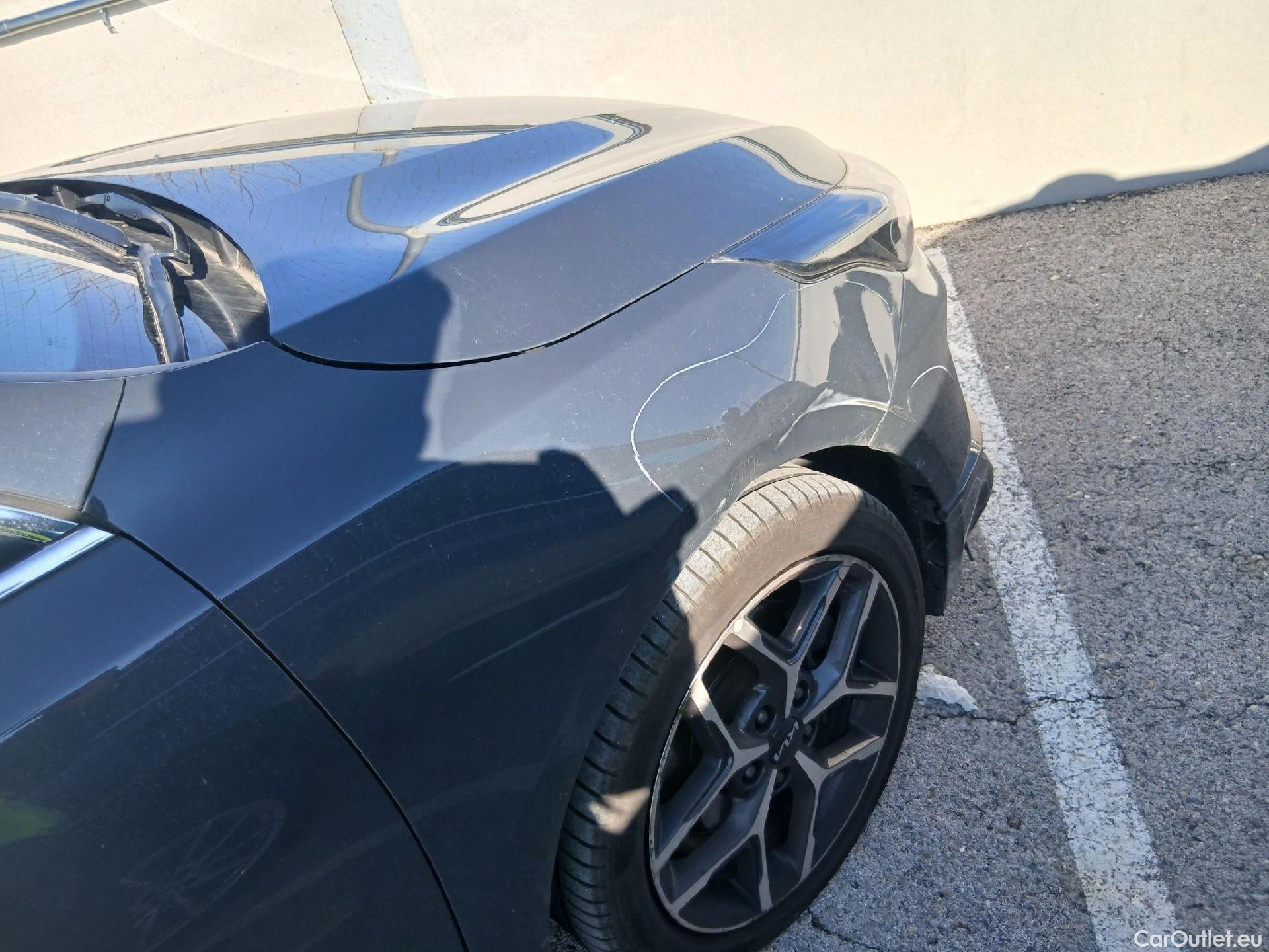  KIA  Cee'd KIA Ceed / 2021 / 5P / berlina con portón 1.5 MHEV 118kW (160CV) Tech DCT #27