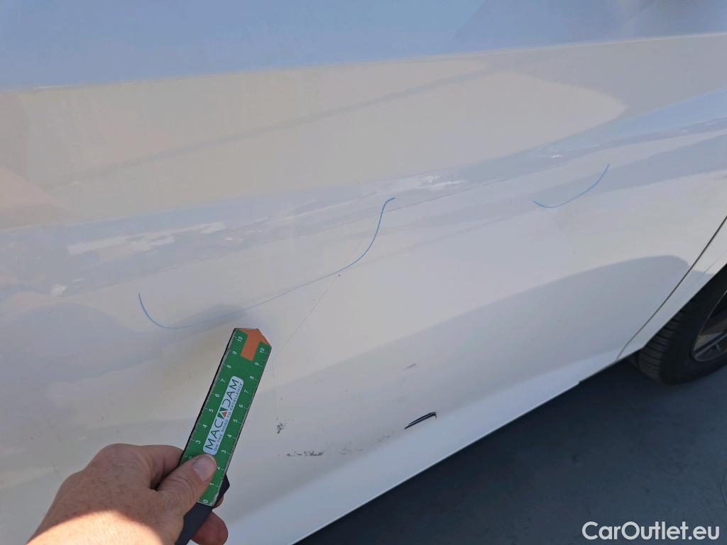  Hyundai  i20 HYUNDAI  / 2020 / 5P / berlina con portón 1.2 MPI Klass #18